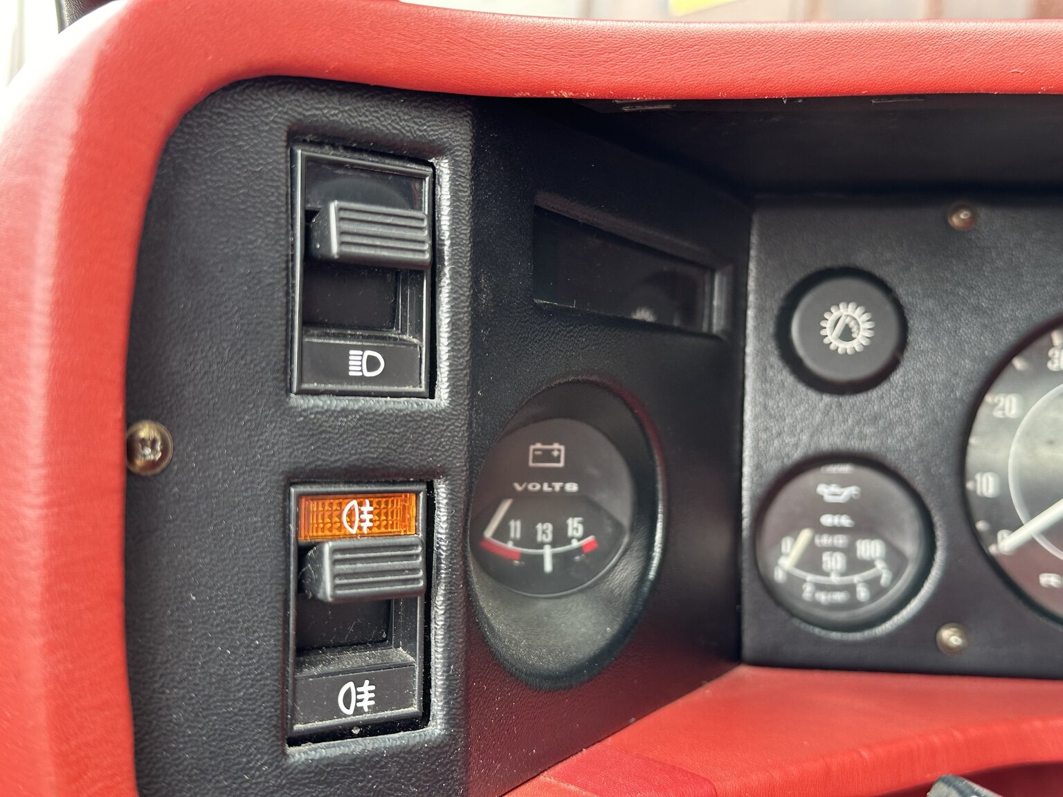 Interior image of 1987 Lotus Esprit Turbo HCi (12)