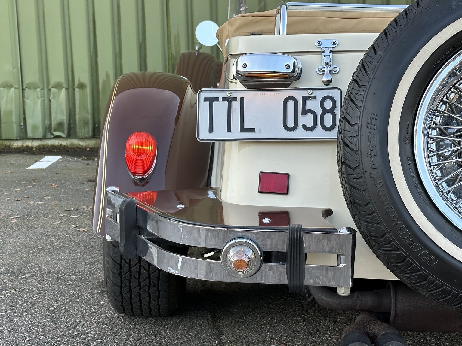 Exteriörbild på 1971 MB Gazelle