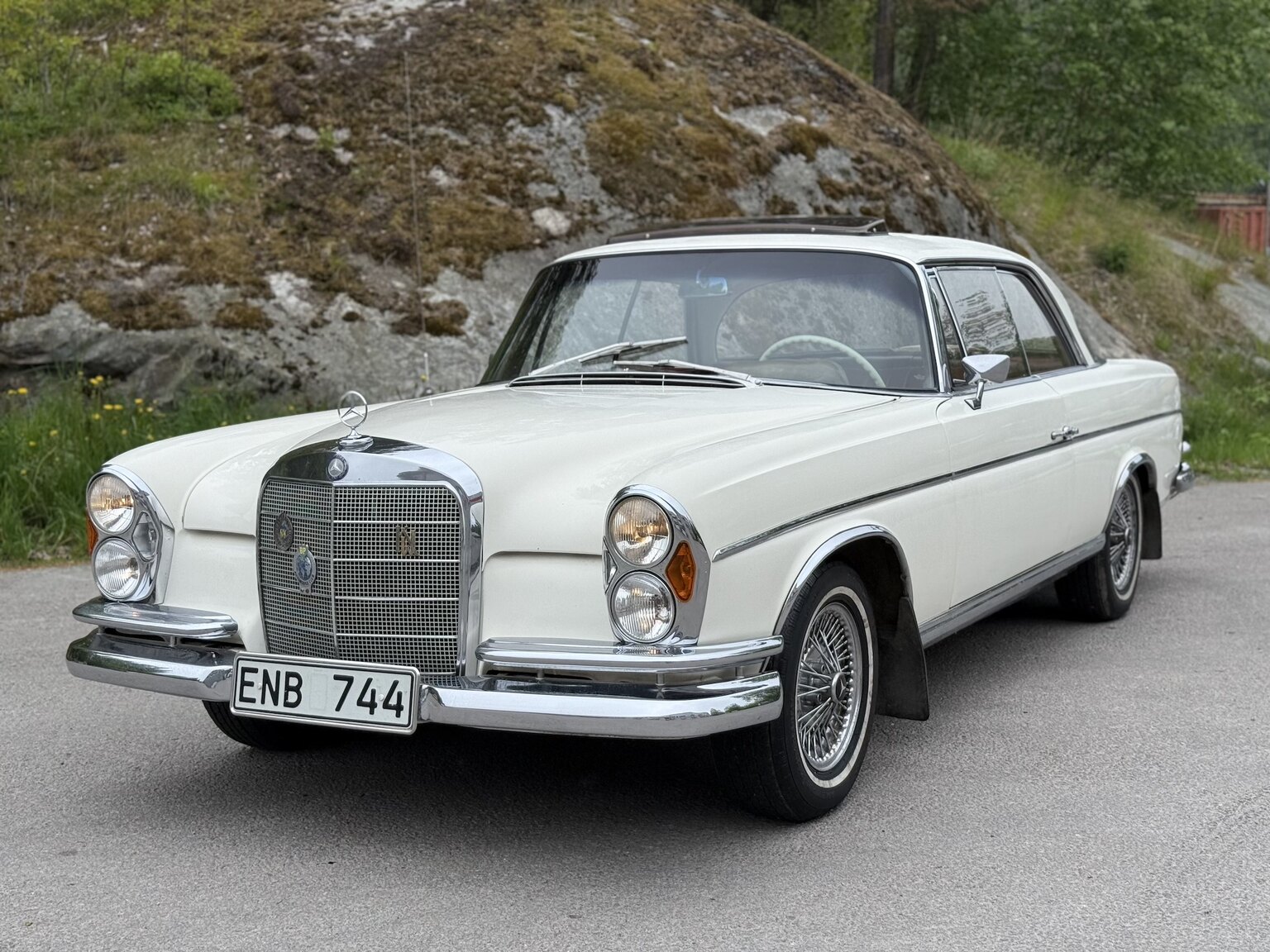Exteriörbild på 1963 Mercedes-Benz 220 SE