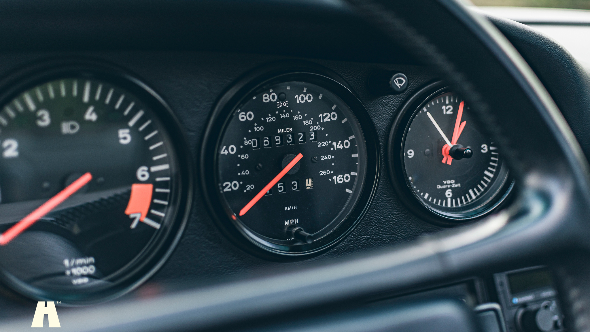 Innenraumfoto von 1989 Porsche 911 Carrera 3.2 Targa (16)