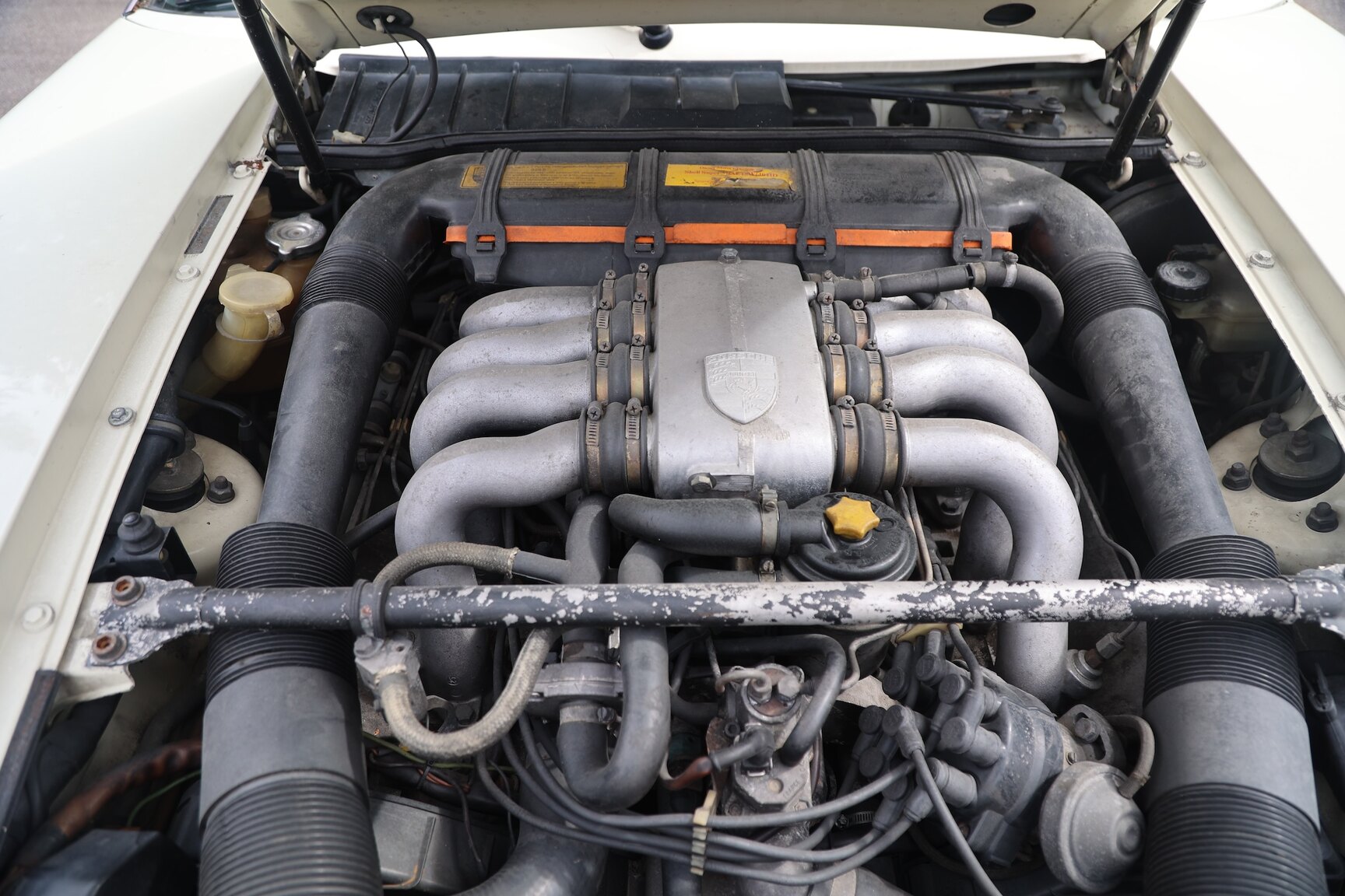 Image of 1981 Porsche 928 S mechanics