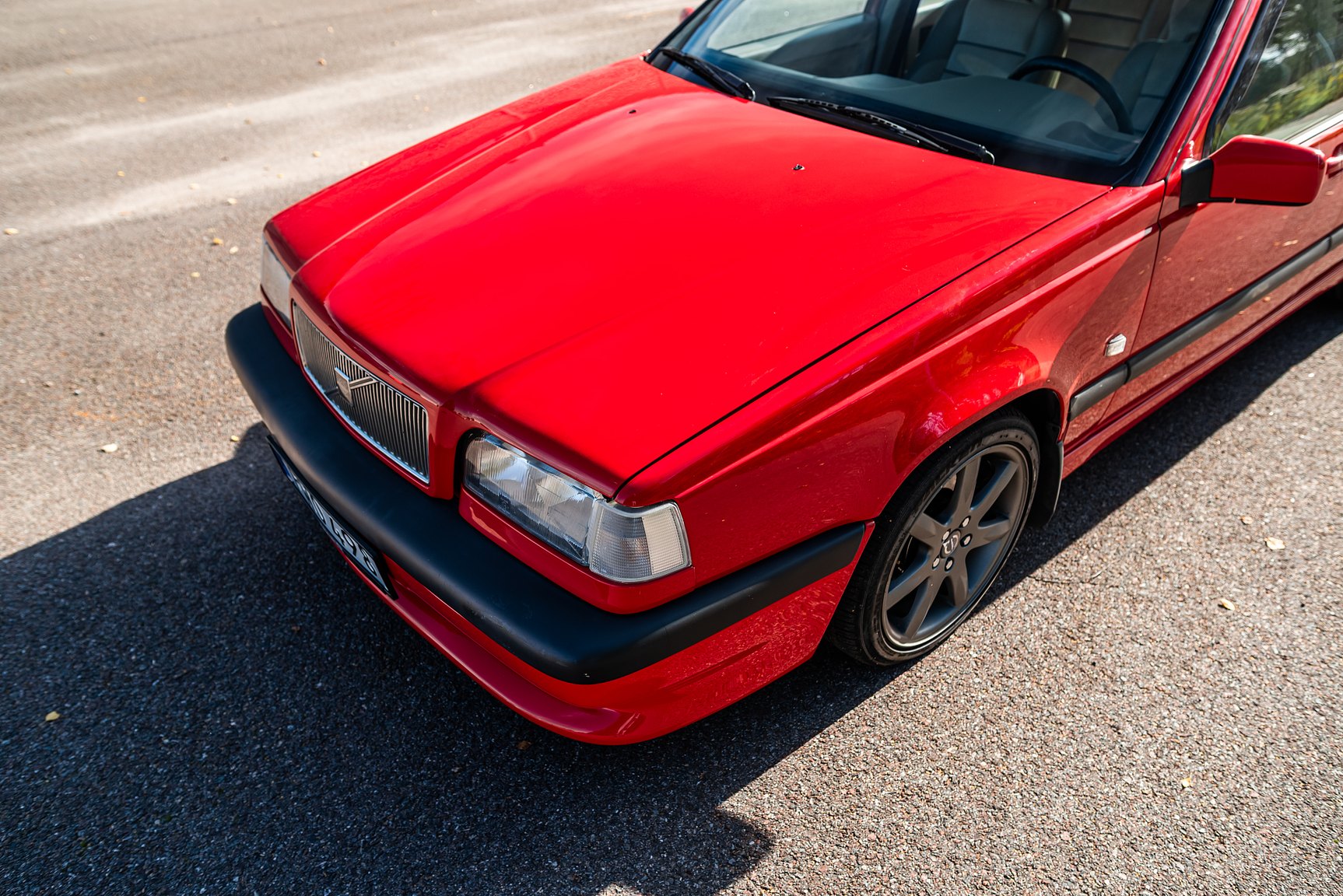 Exterior image of 1996 Volvo 850 R