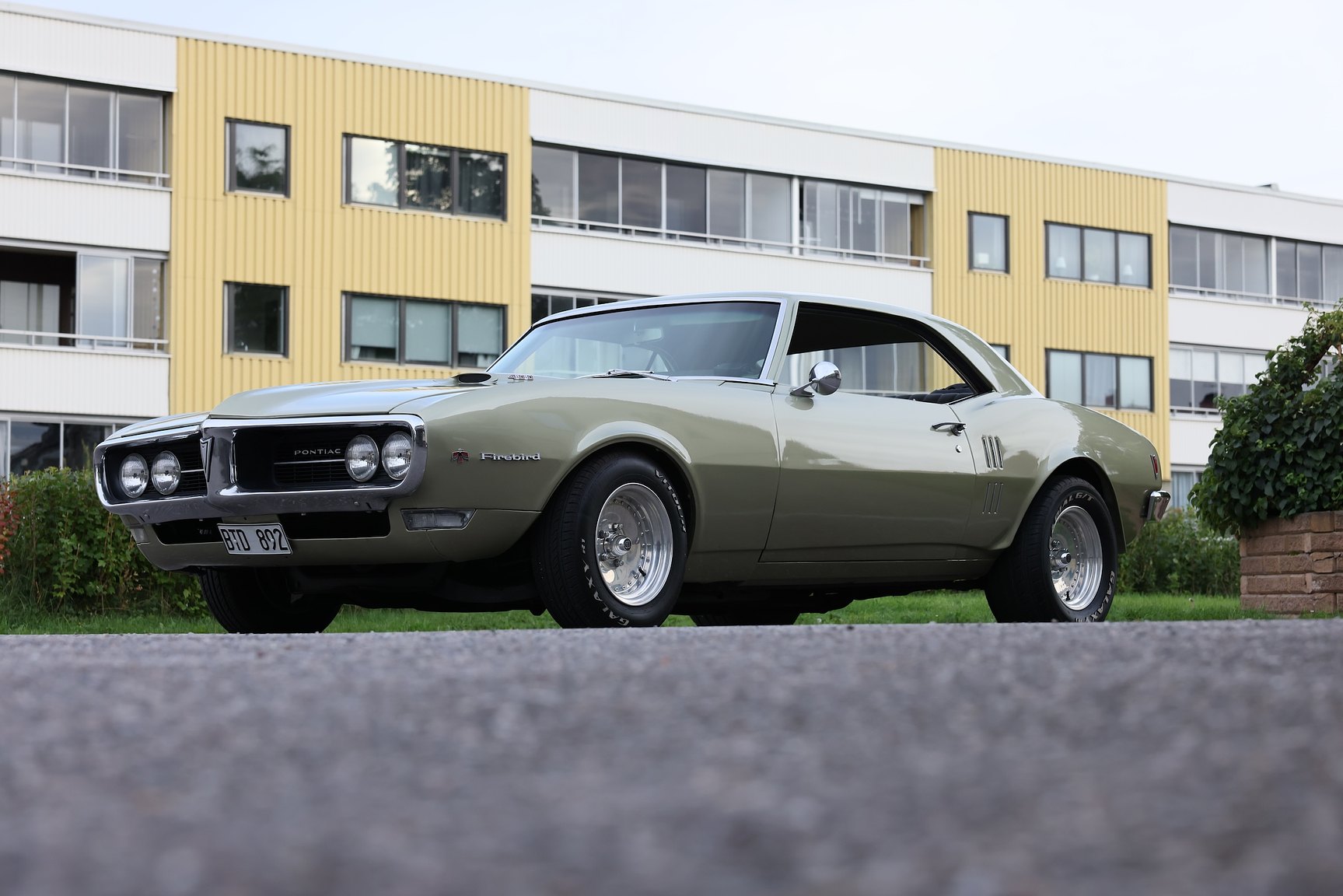 Exterior image of 1968 Pontiac Firebird 400 Ram Air