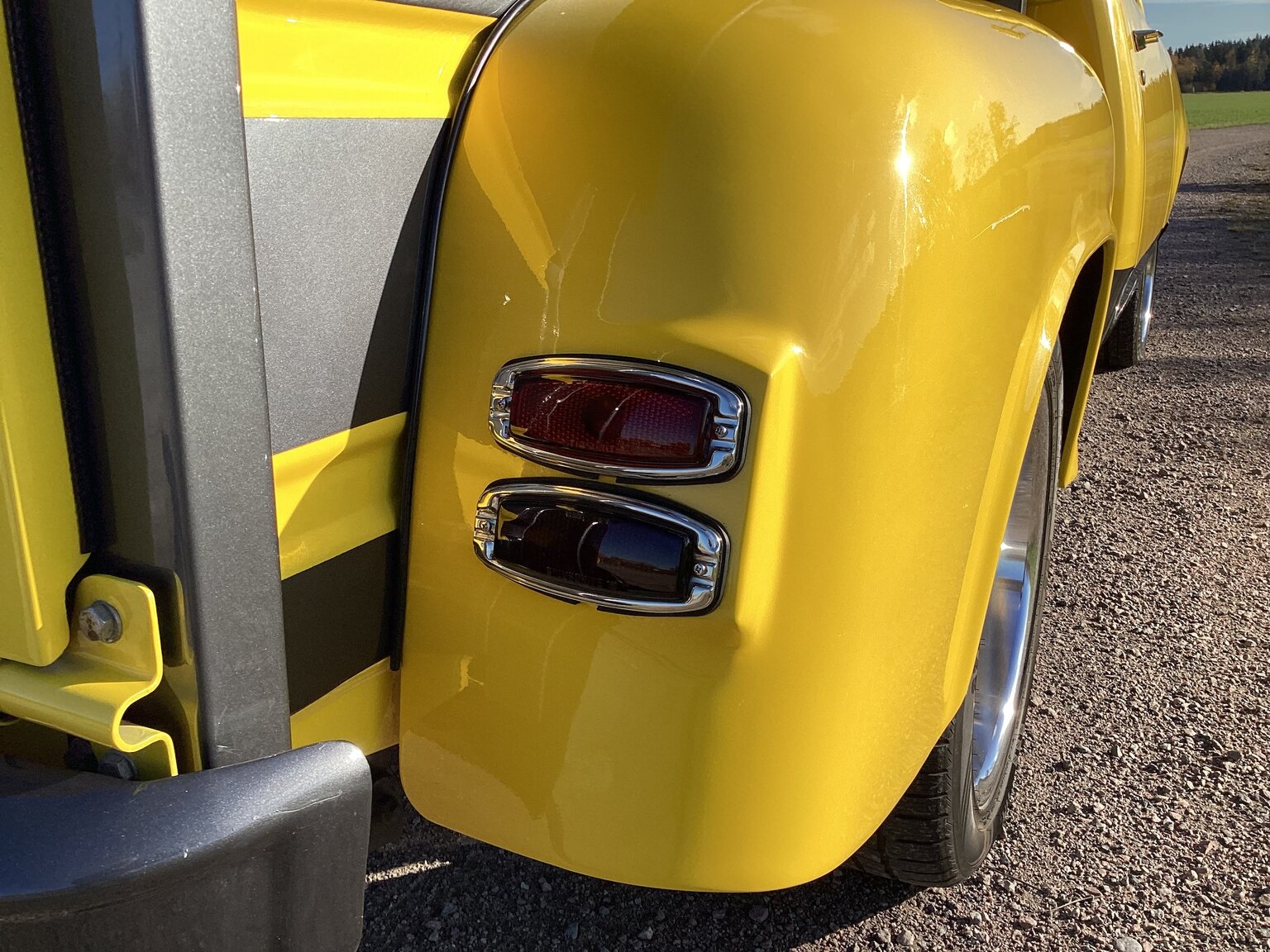 Exterior image of 1971 Dodge D100