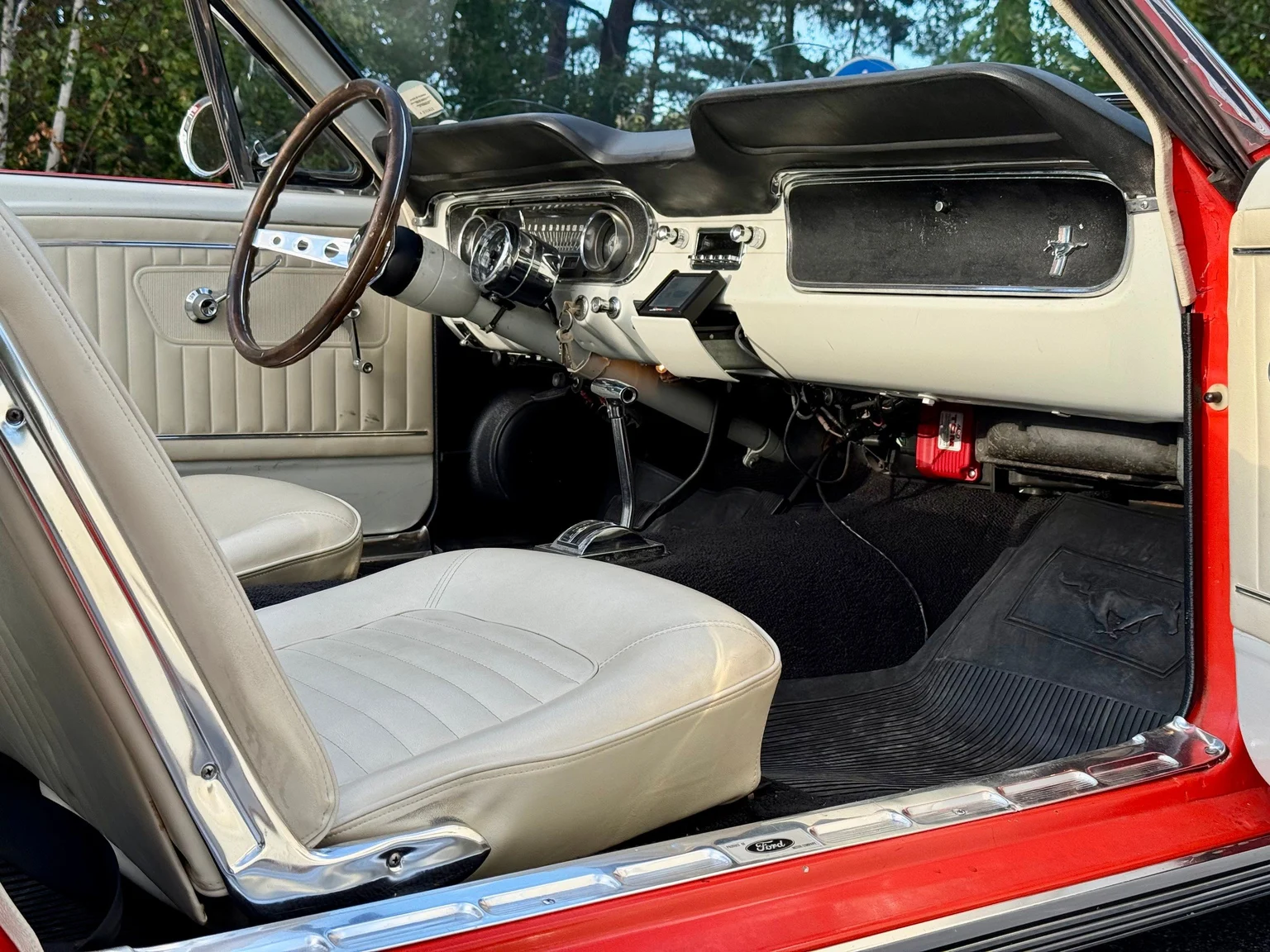 Interiörbild 1965 Ford Mustang Cabriolet (27)