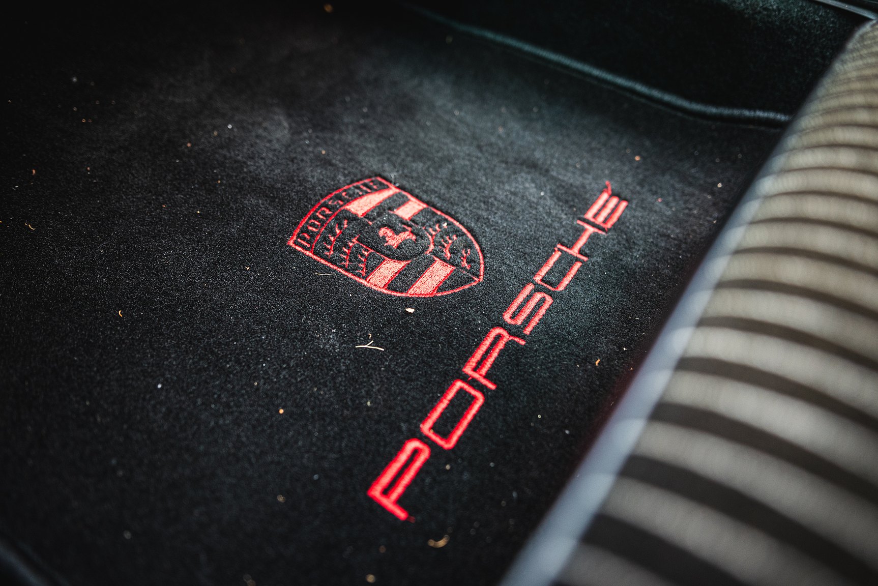 Interior image of 1988 Porsche 944