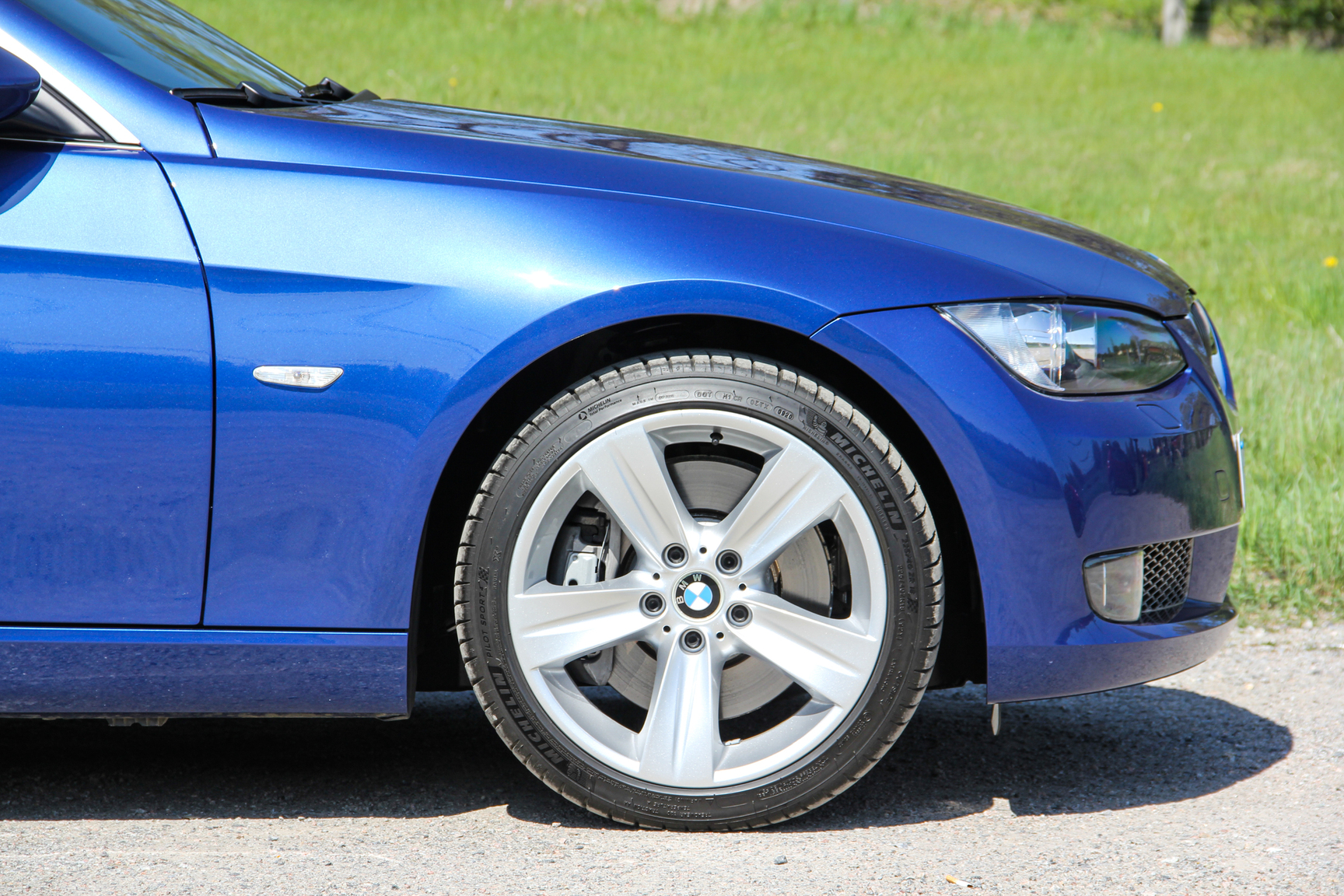 Aussenfoto 2007 BMW 335i Cabriolet (38)