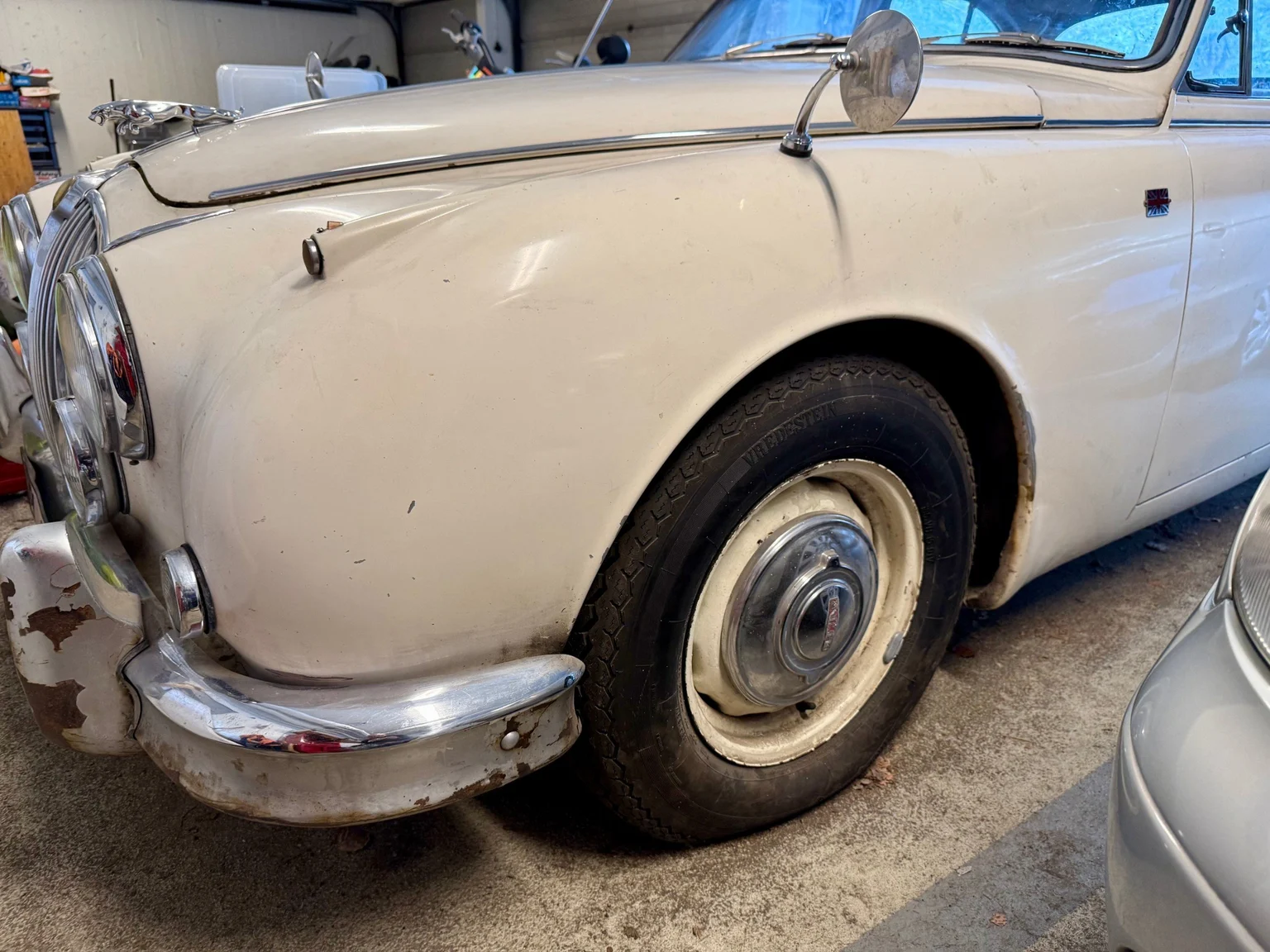 Exterior image of 1961 Jaguar Mark 2 (13)