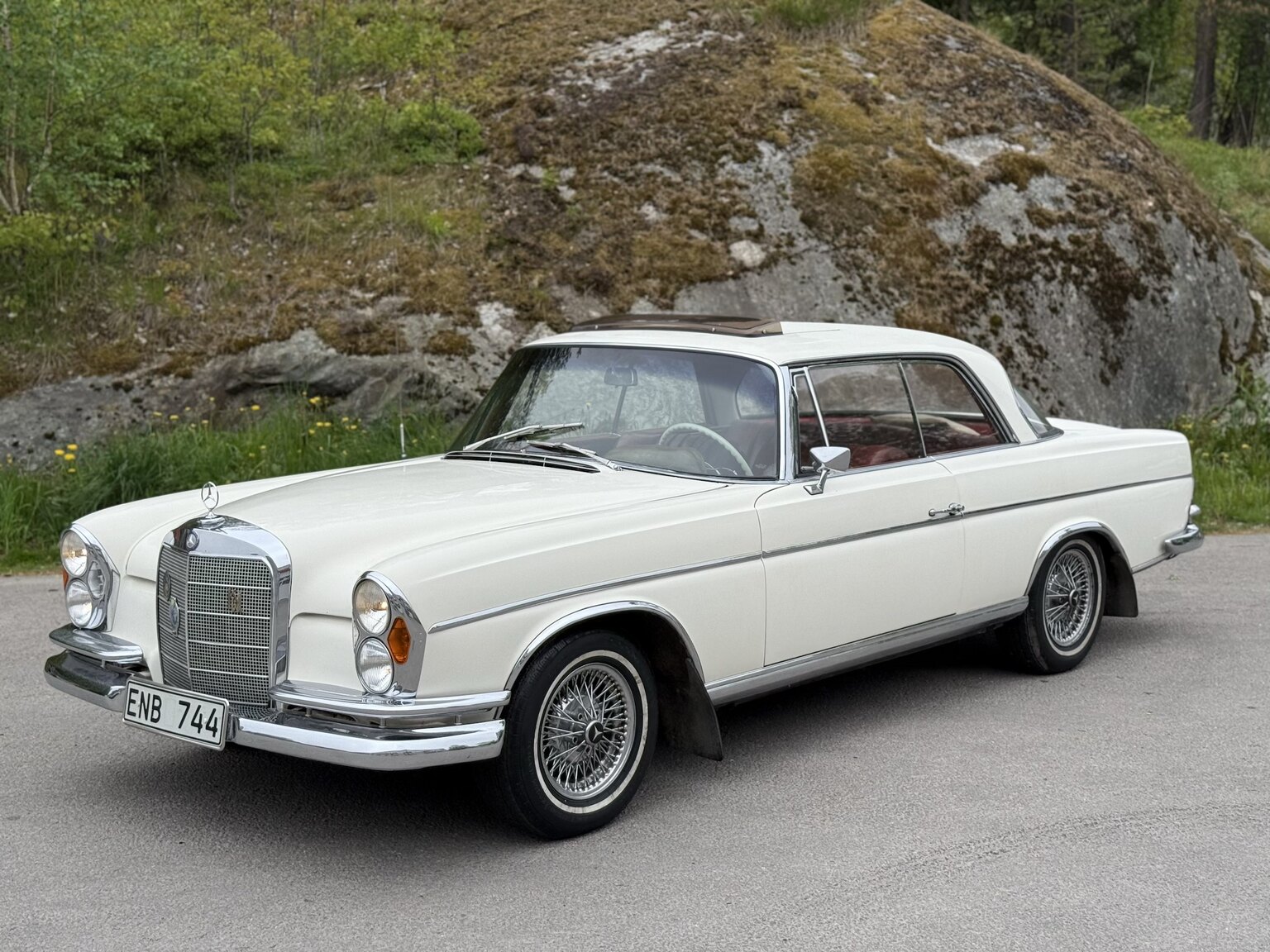 Exteriörbild på 1963 Mercedes-Benz 220 SE