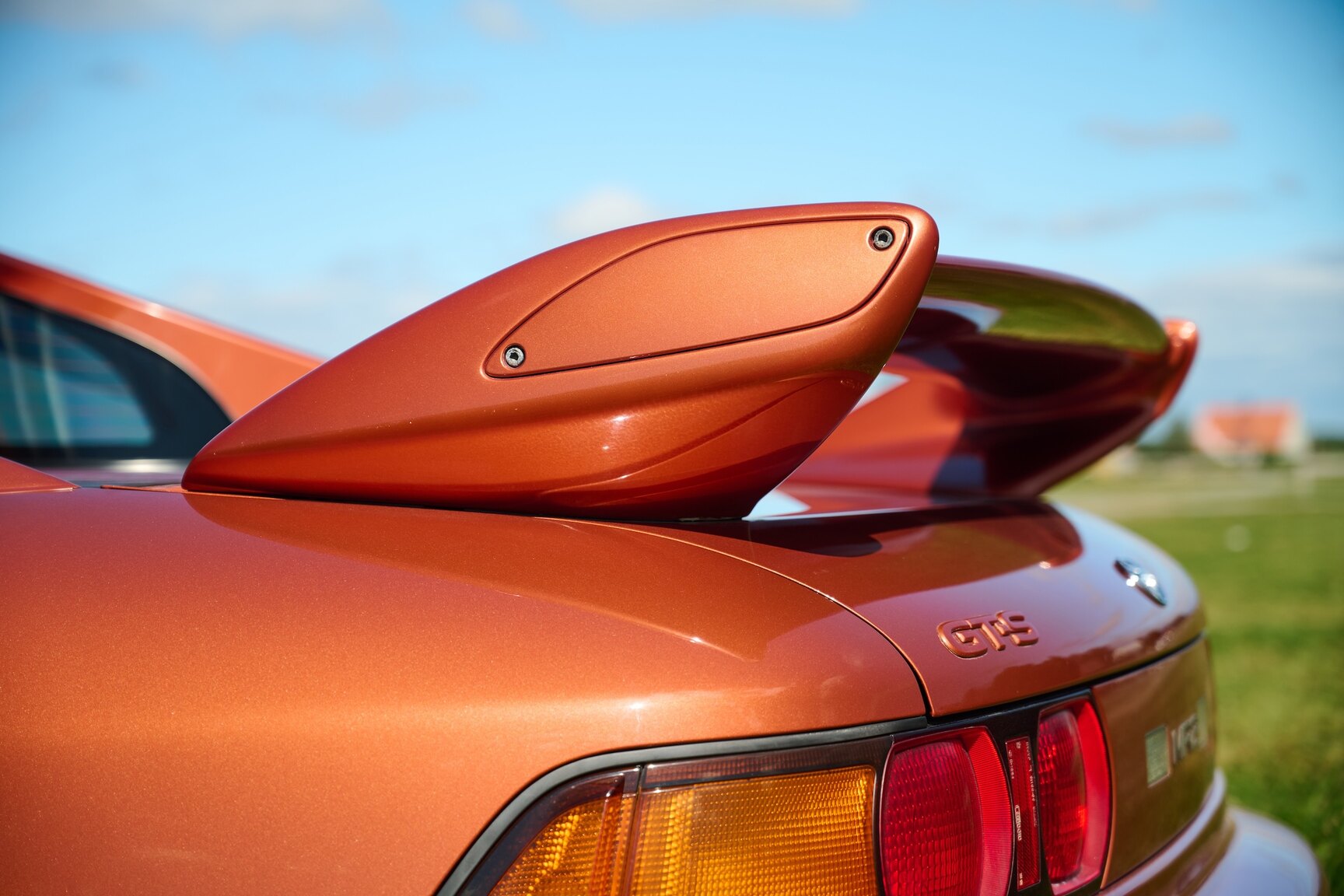 Exterior image of 1999 Toyota MR2 2.0 Turbo
