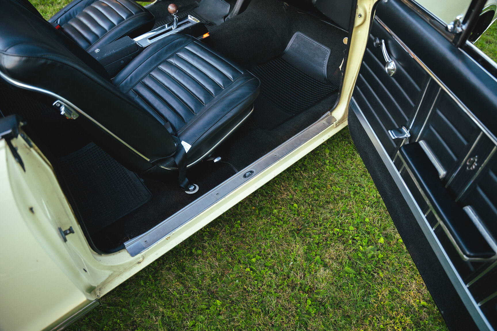 Innenraumfoto von 1967 Oldsmobile Cutlass Supreme Cabriolet