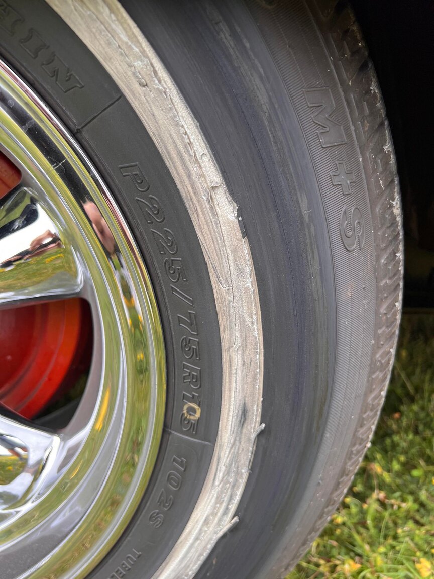 Exterior image of 1957 Ford Fairlane 500 Skyliner Retract