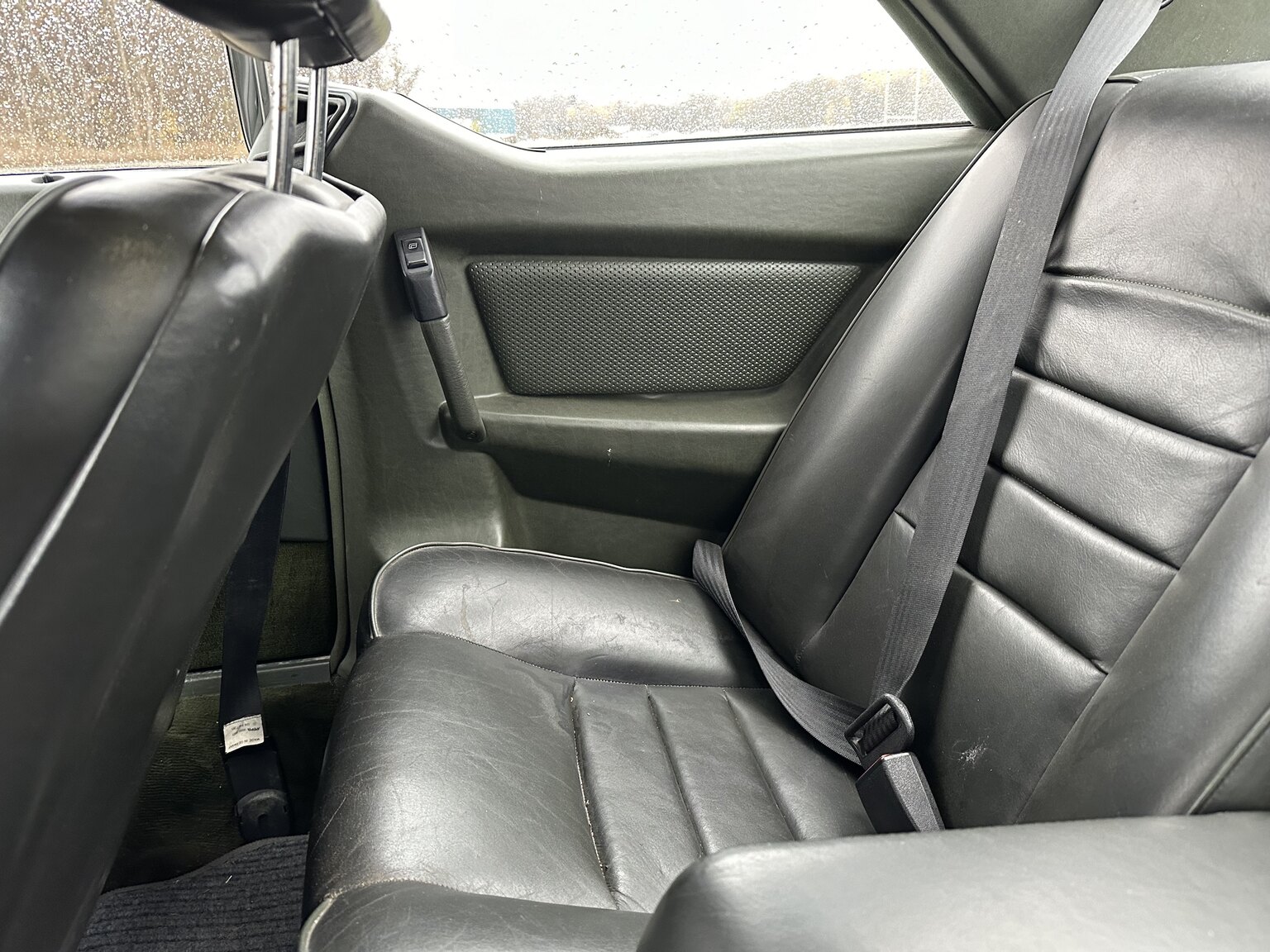 Interiörbild 1983 Mercedes-Benz 500 SEC