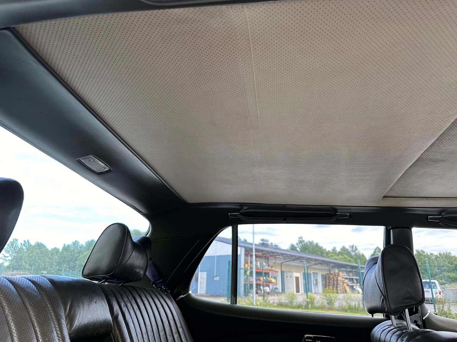 Innenraumfoto von 1975 Mercedes Benz 450 SEL (36)