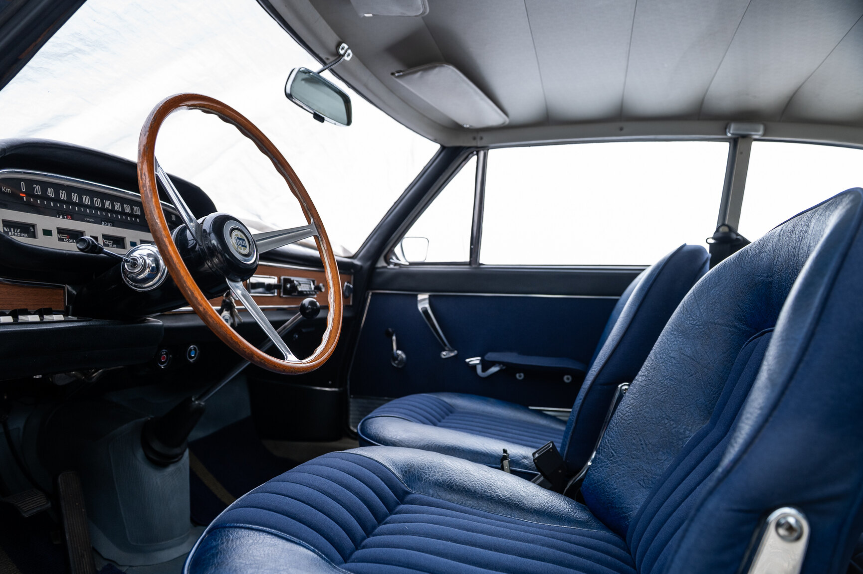 Interior image of 1965 Lancia Flavia Coupé