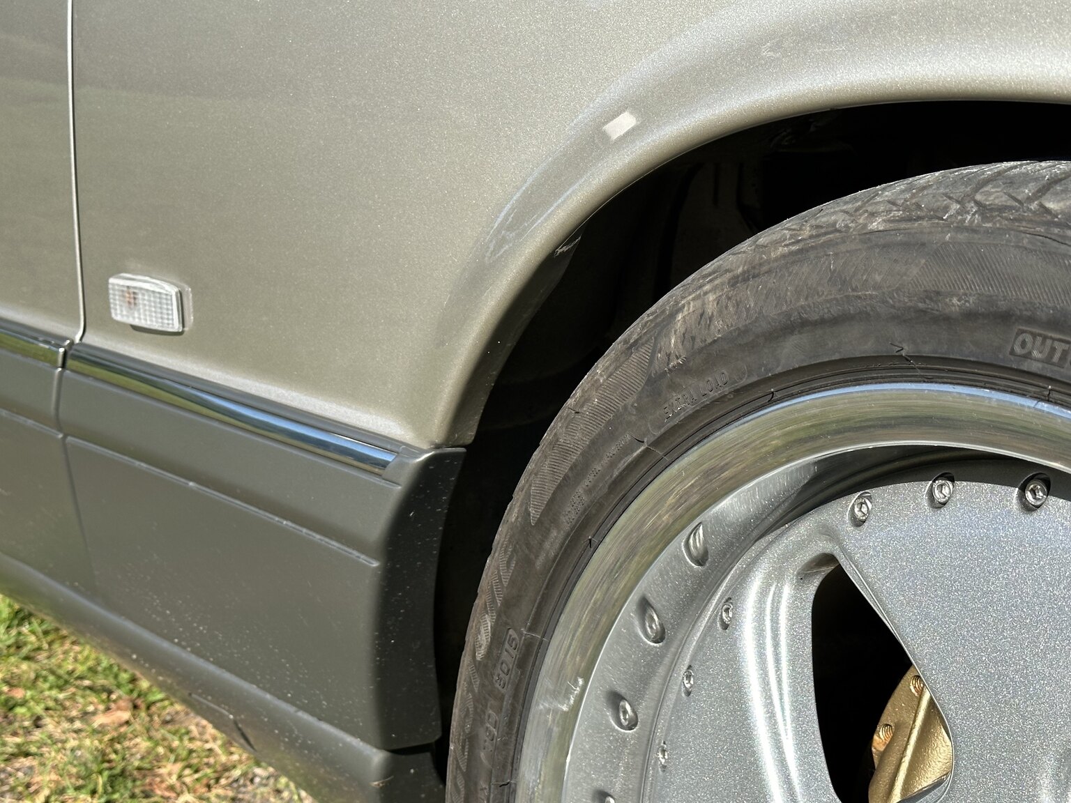 Aussenfoto 1986 Mercedes-Benz 500 SEC (60)