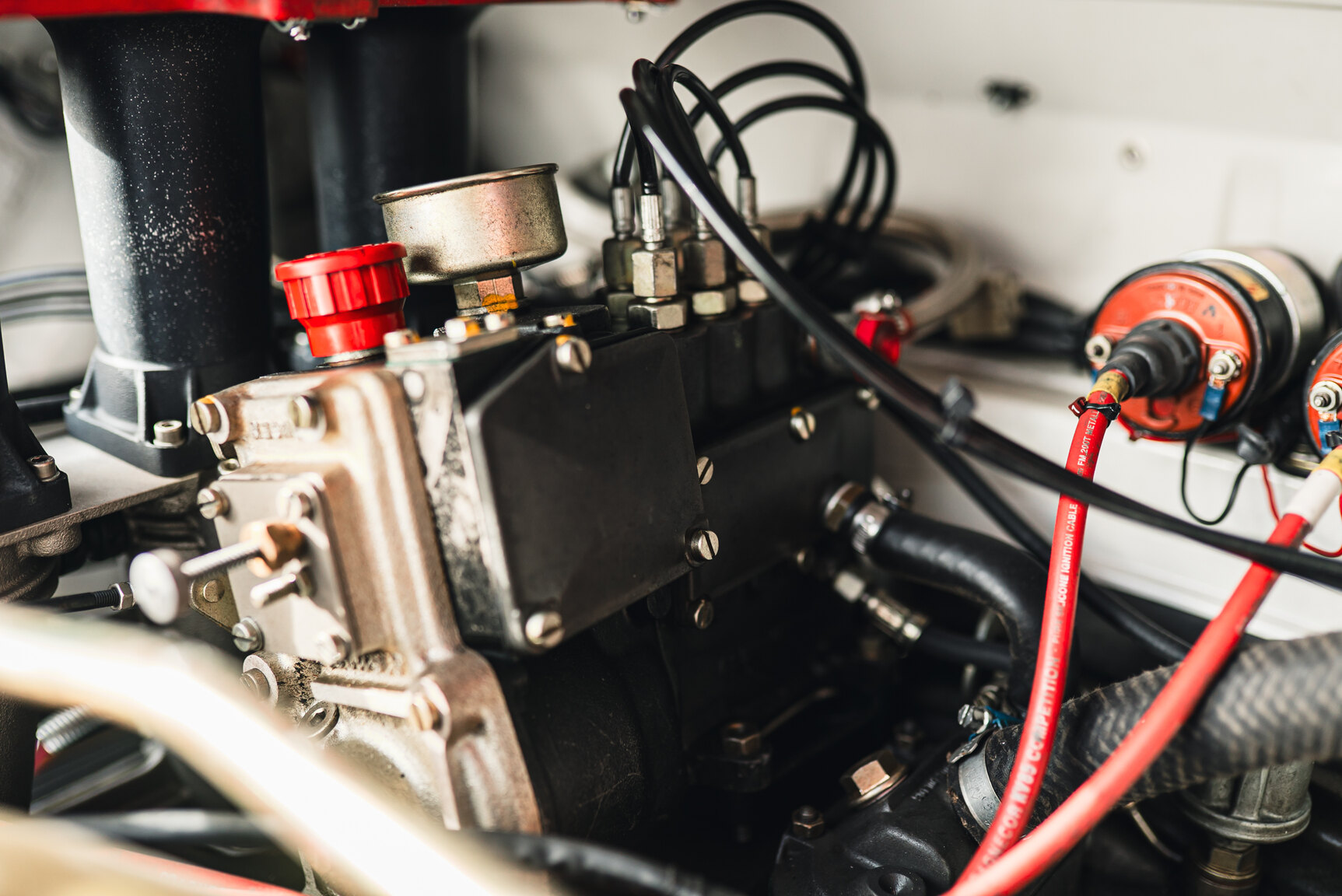 Image of 1977 Porsche 911 RSR Rallycar mechanics
