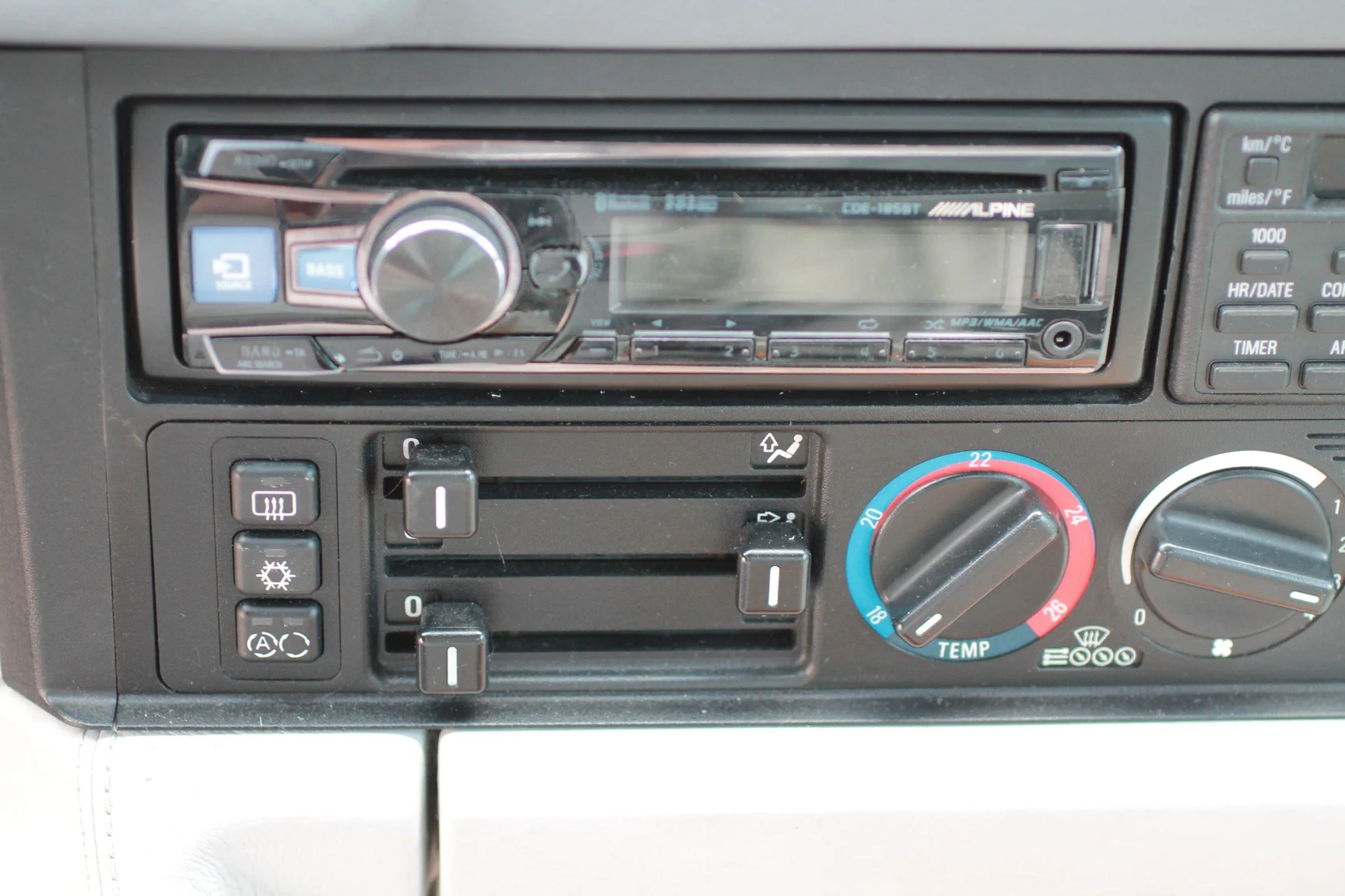 Innenraumfoto von 1993 BMW 540i Sedan (91)