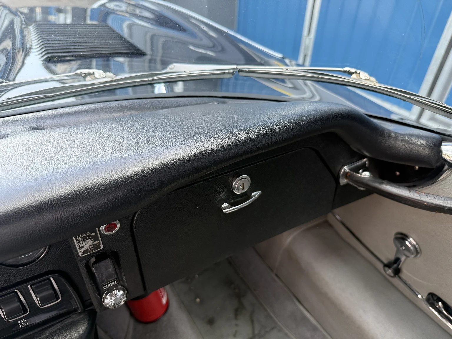 Interior image of 1969 Jaguar E-Type 4.2 Coupe (17)