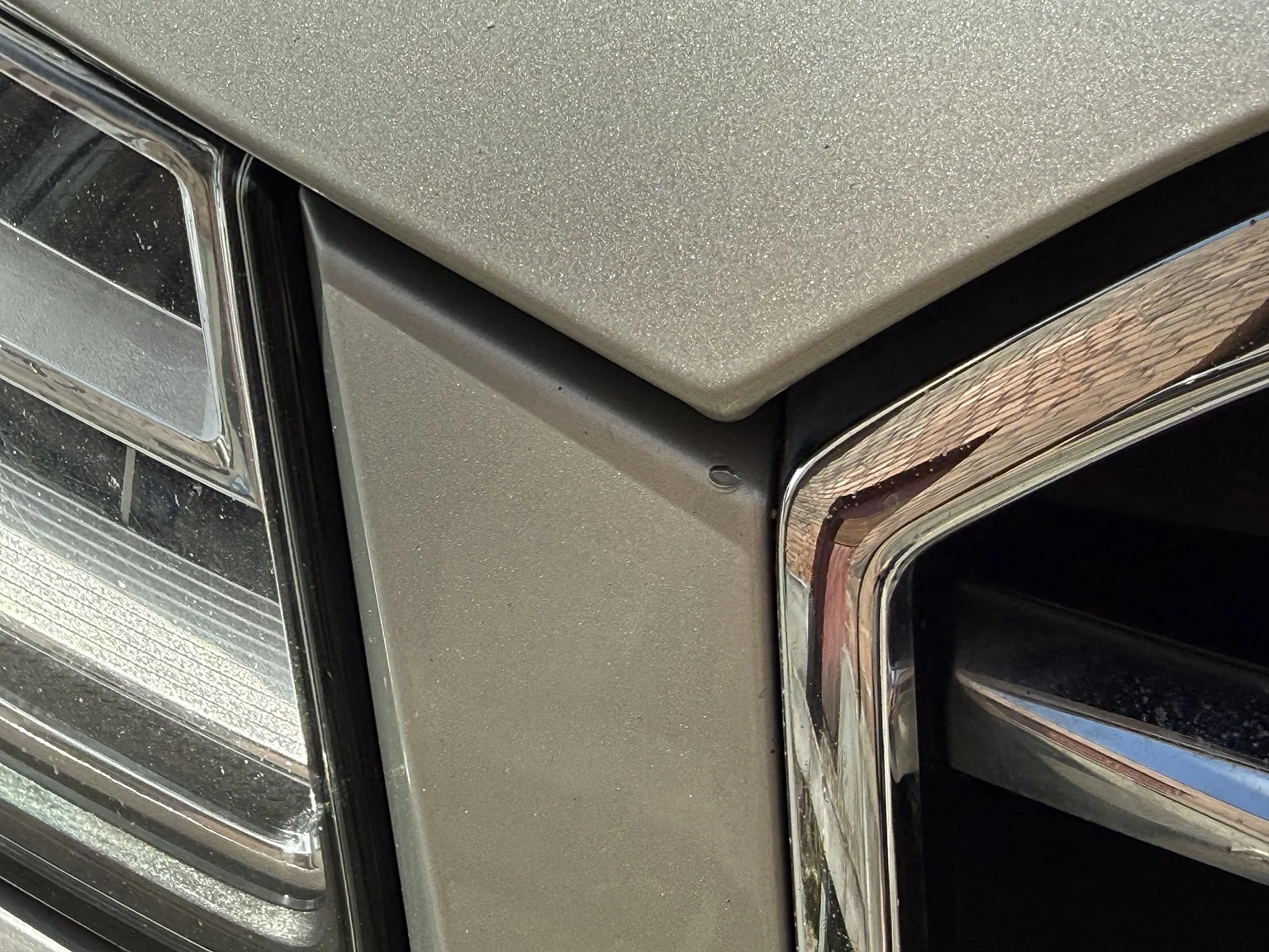 Exteriörbild på 2014 Audi A8 4.0 TFSI (42)