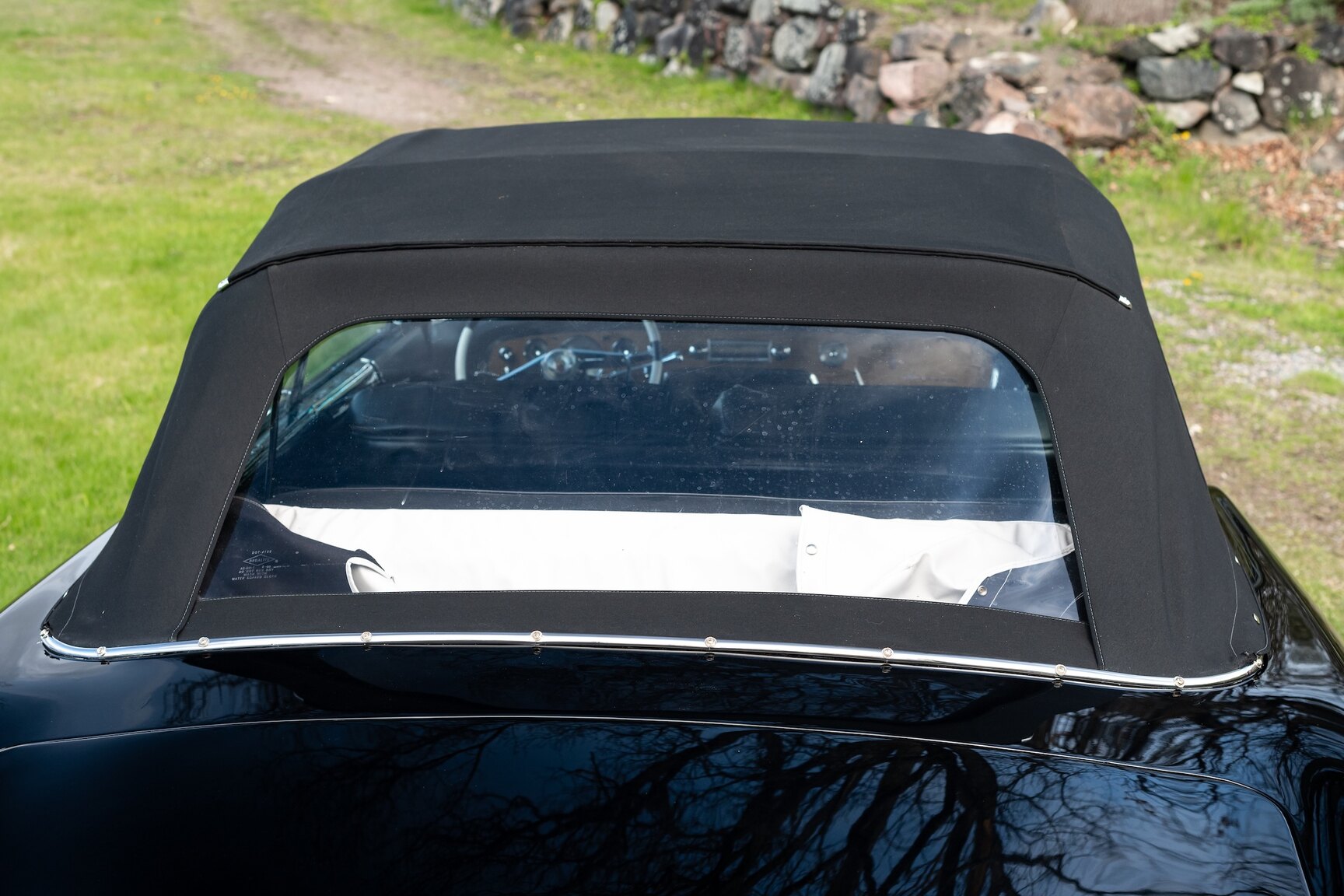 Exterior image of 1955 Packard Caribbean Cabriolet  (33)