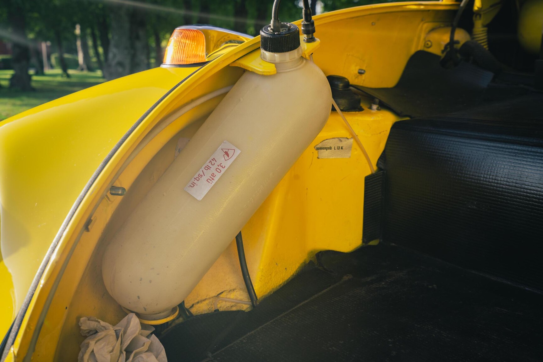 Innenraumfoto von 1973 Volkswagen Bubbla Karmann 1303 LS (45)