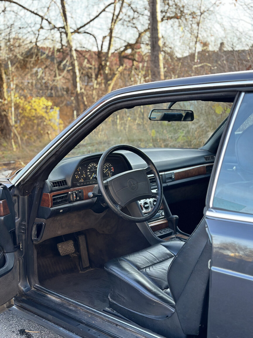 Innenraumfoto von 1988 Mercedes 560 SEC