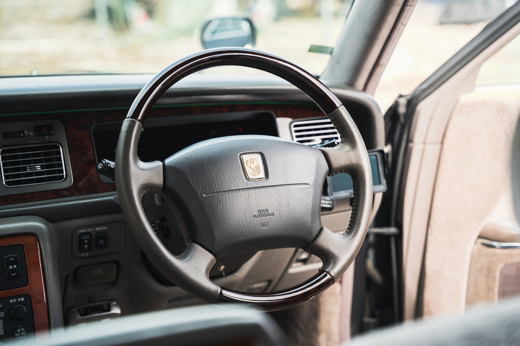 Interior image of 2000 Toyota Century