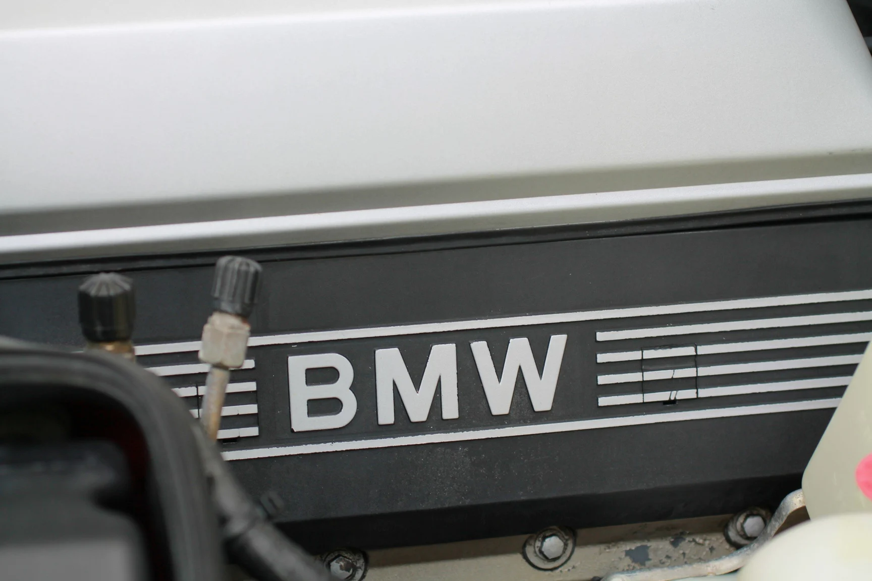 Image of 1993 BMW 540i Sedan mechanics (21)