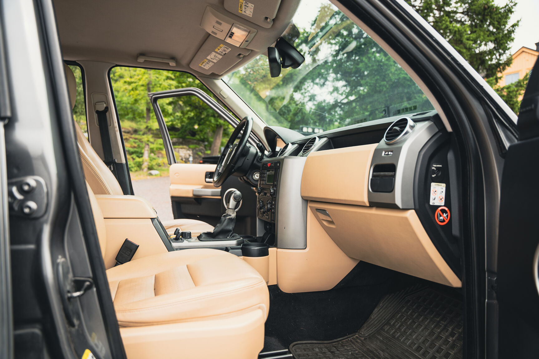 Innenraumfoto von 2008 Land Rover Discovery TDV6 SE (4)