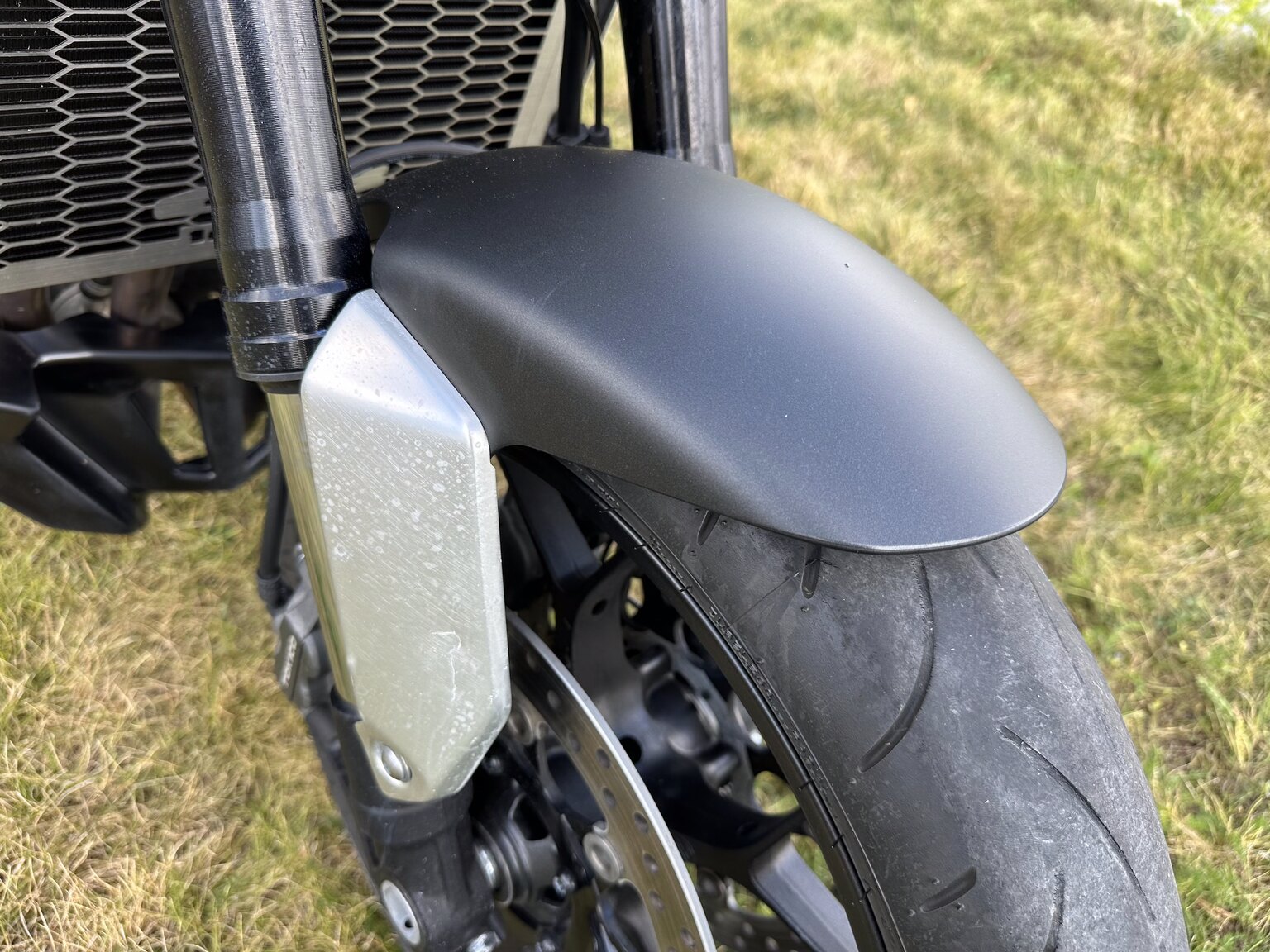 Exteriörbild på 2018 Honda CB1000R