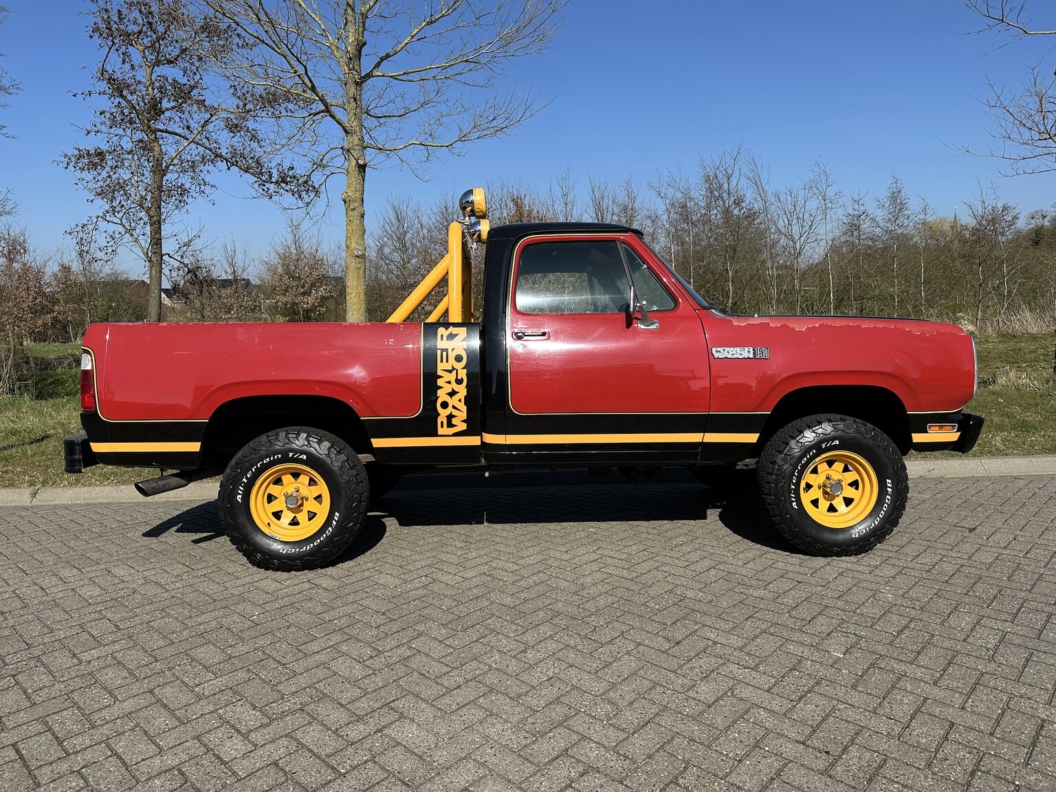 Exterior image of 1979 Dodge Power Wagon Macho