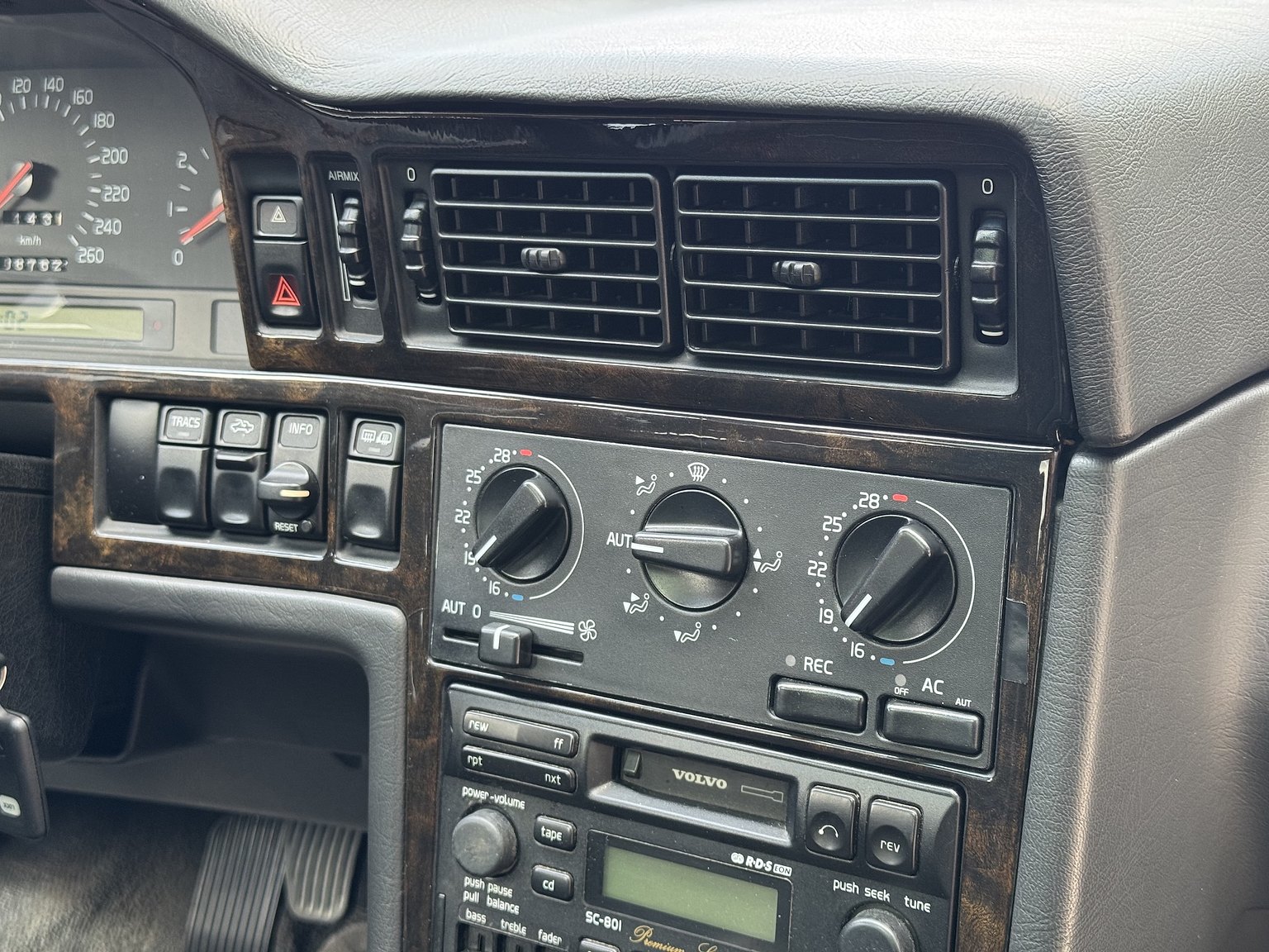 Interior image of 1996 Volvo 850 R