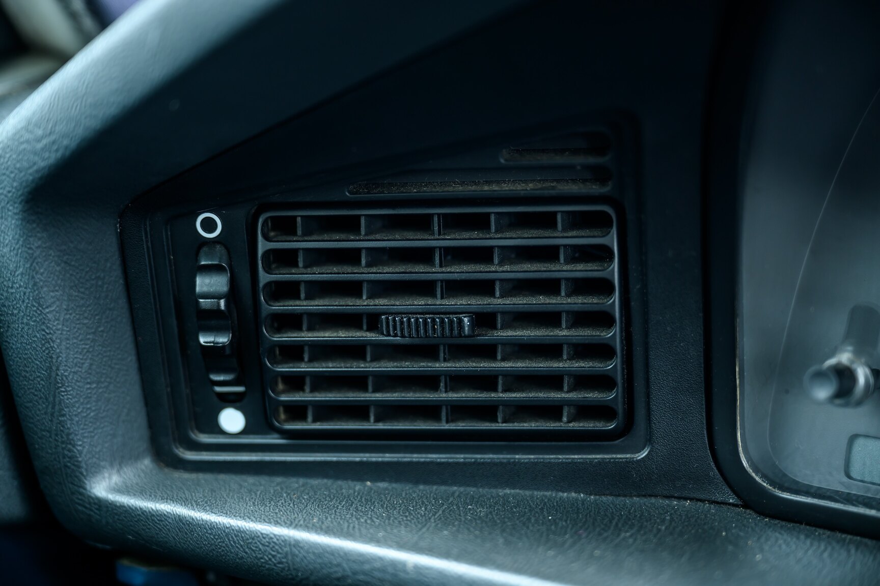 Interior image of 1986 BMW 520i