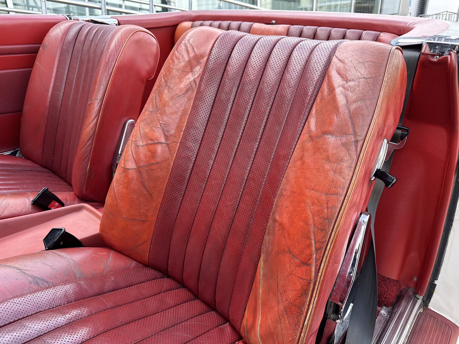 Innenraumfoto von 1972 Mercedes-Benz 350 SL