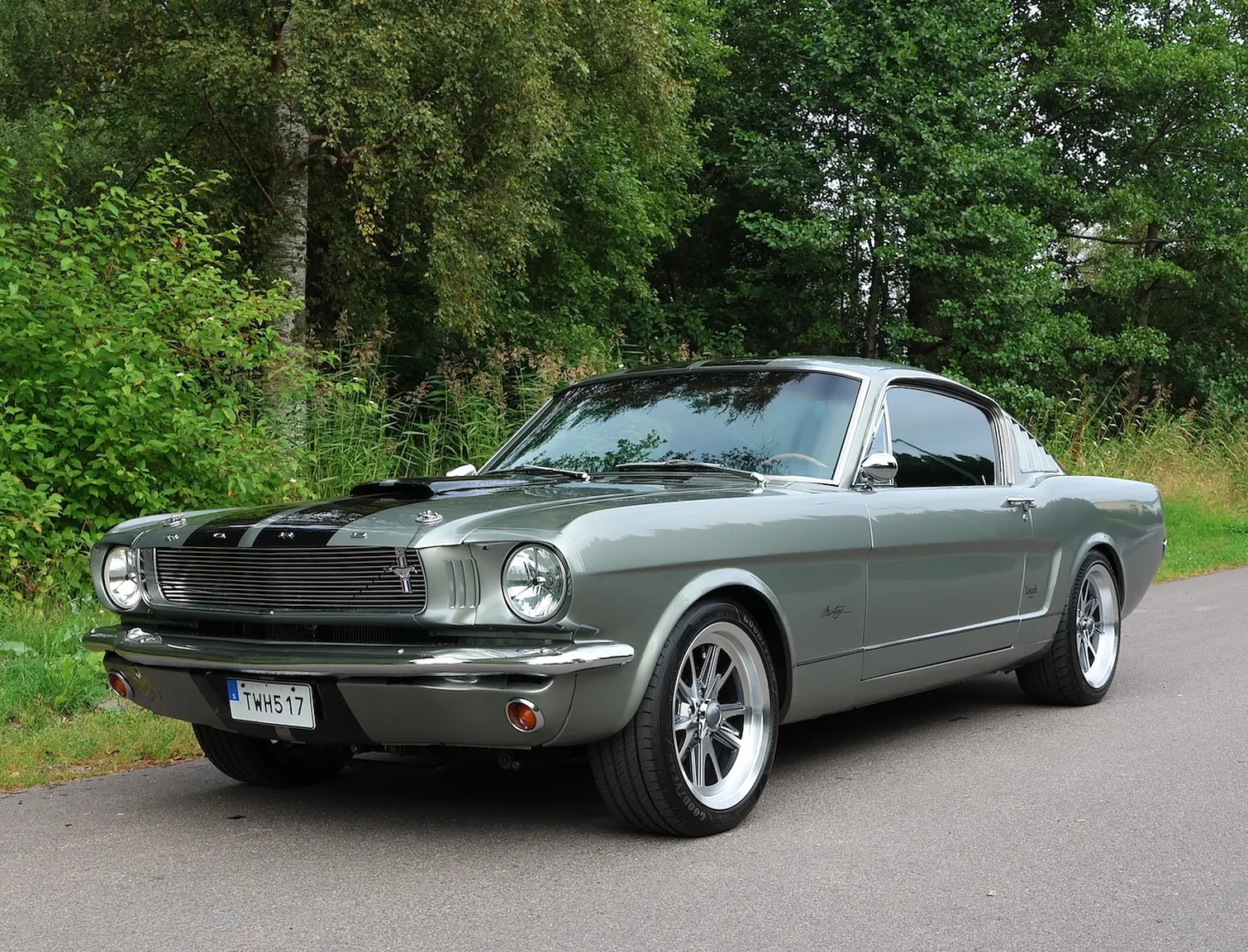 Exterior image of 1965 Ford Mustang Fastback Restomod (1)