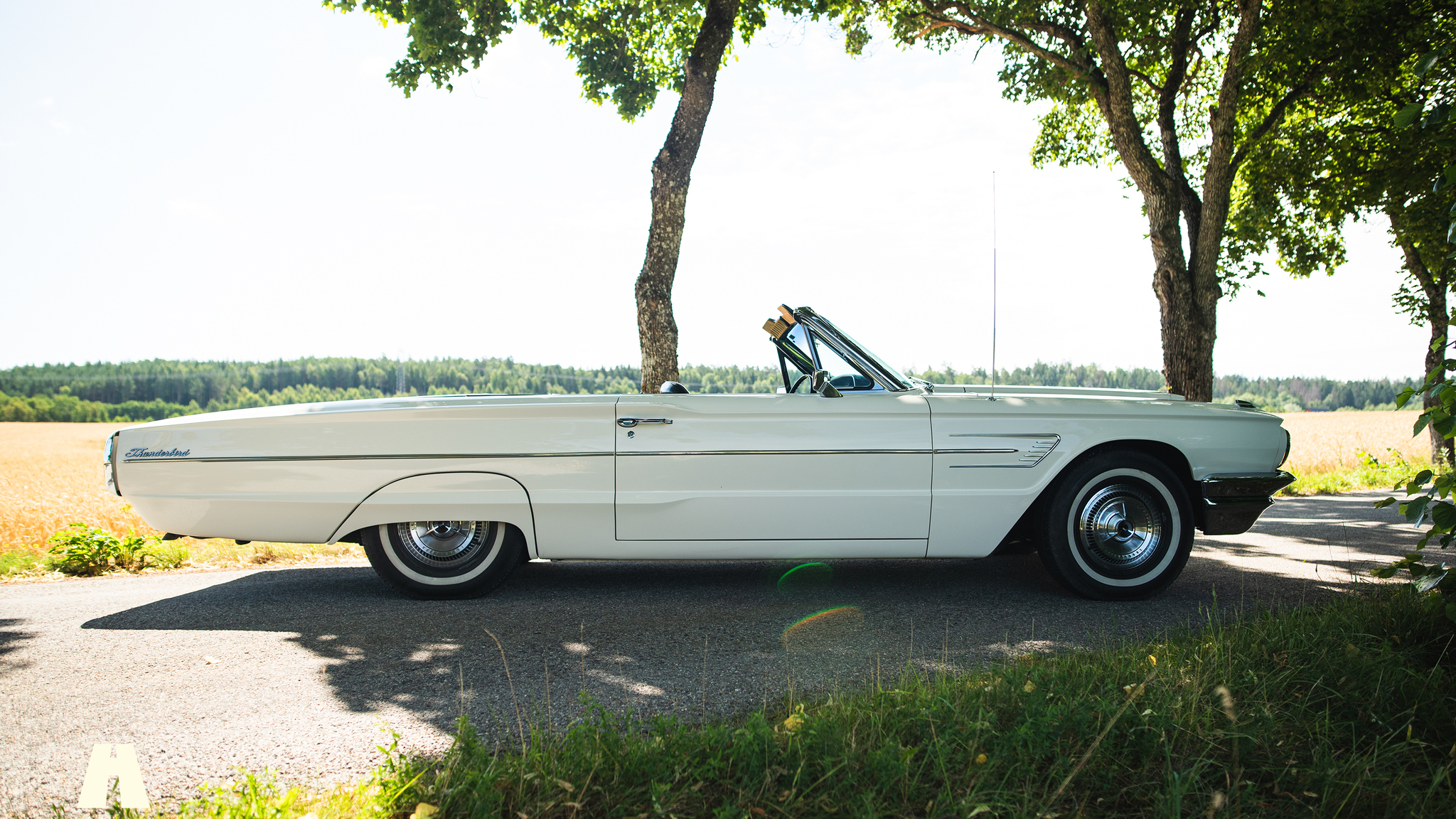 Exterior image of 1965 Ford Thunderbird (7)
