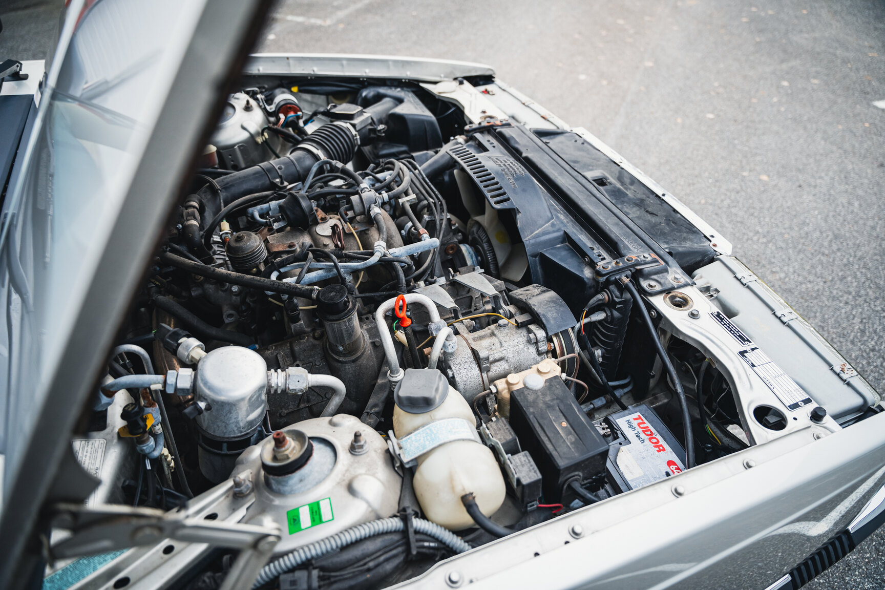 Image of 1988 Volvo 780 Bertone Coupé mechanics
