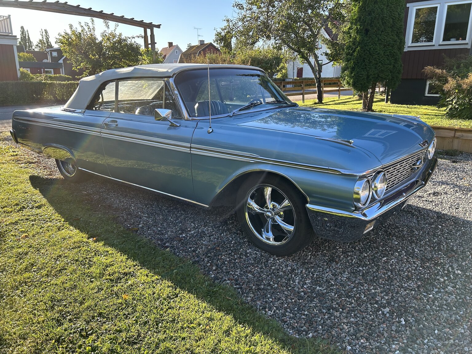 Exterior image of 1962 Ford Galaxie 500 XL Sunliner
