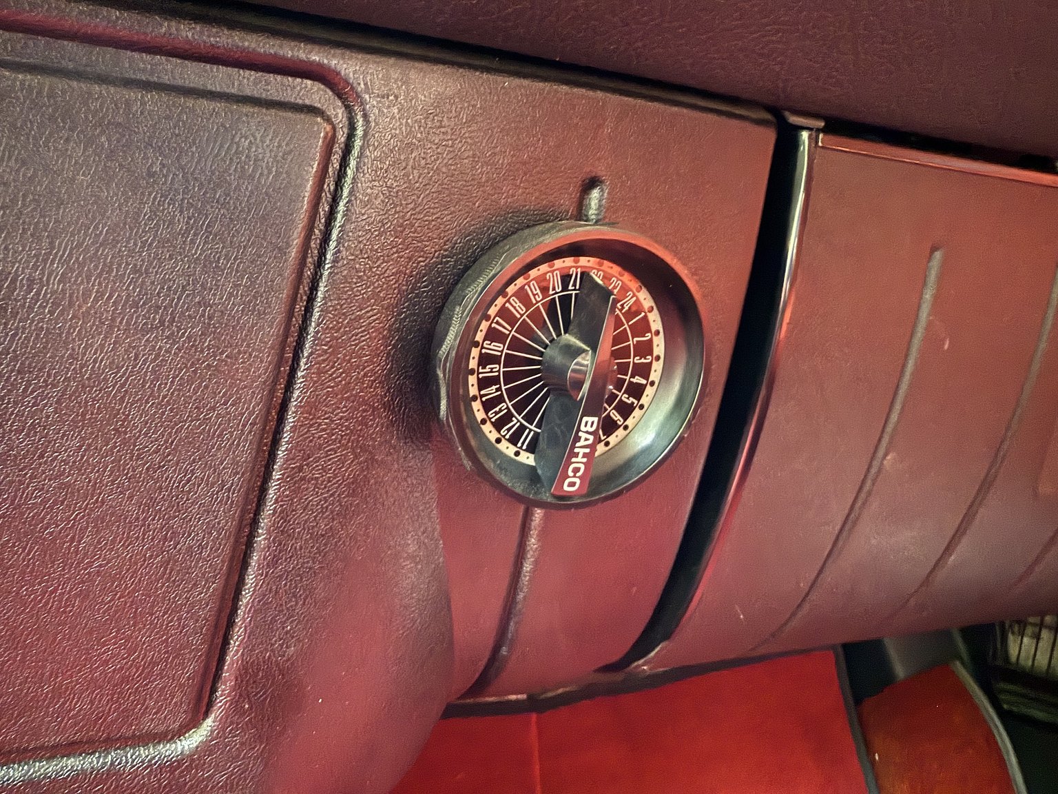 Interior image of 1970 Volvo 142 Automatic