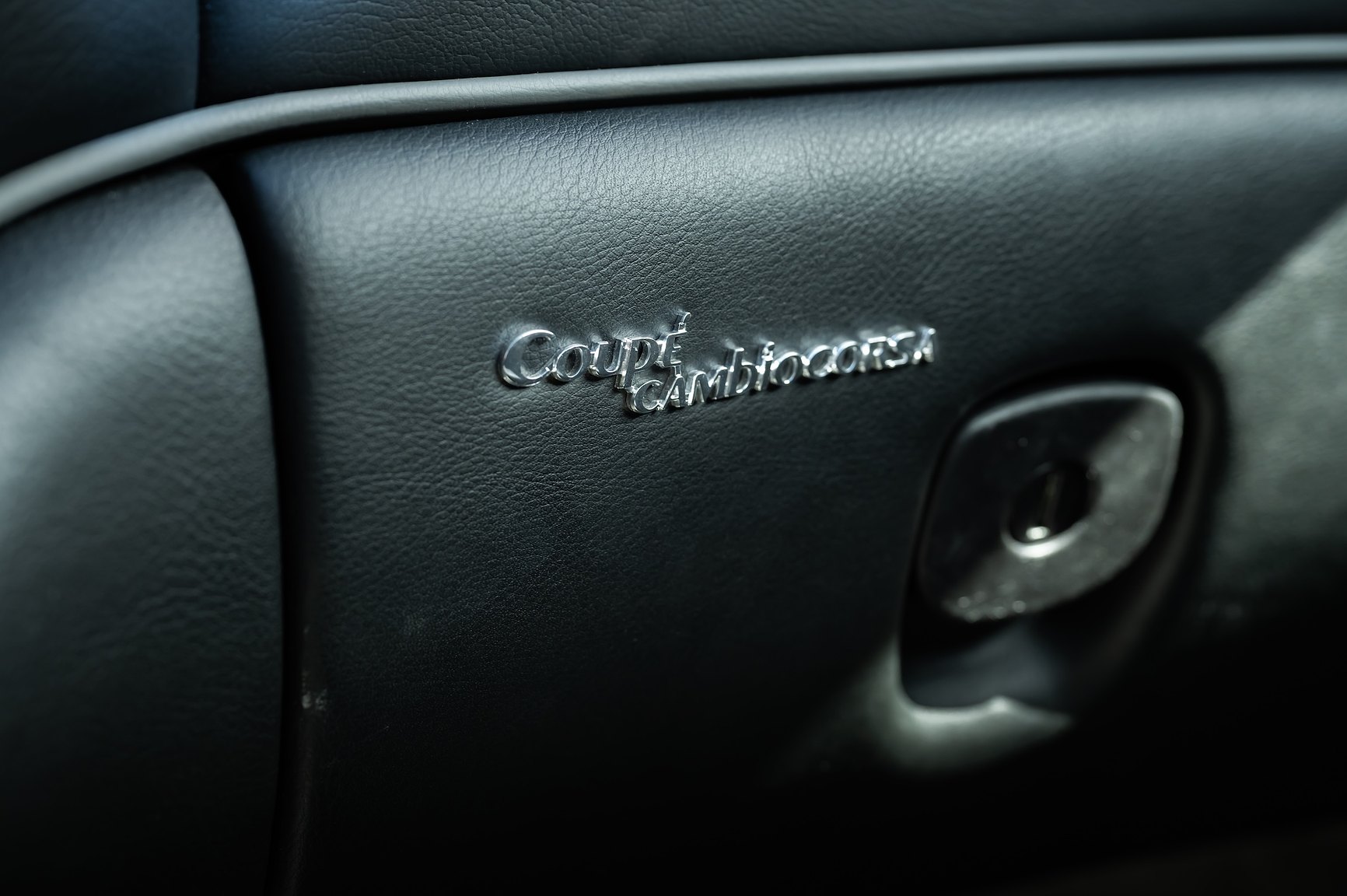 Interior image of 2004 Maserati Coupé 4.2 V8 Cambiocorsa