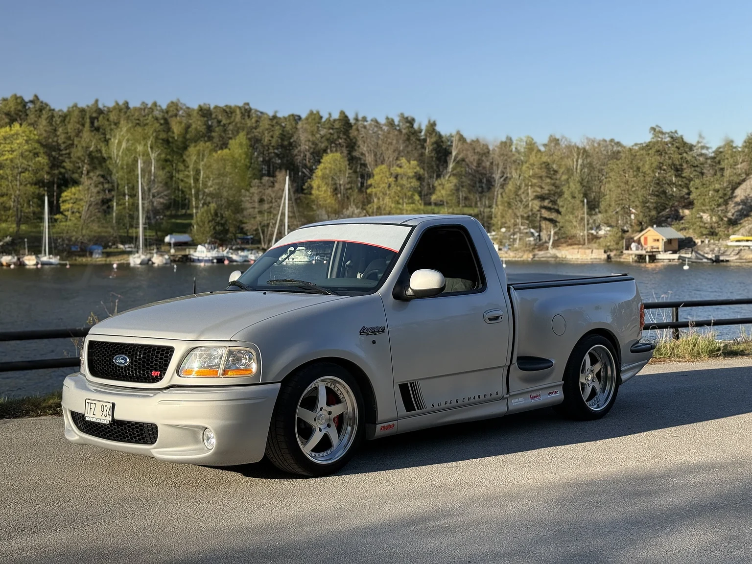 Aussenfoto 2002 Ford F 150 Lightning / Kenne Bell (5)