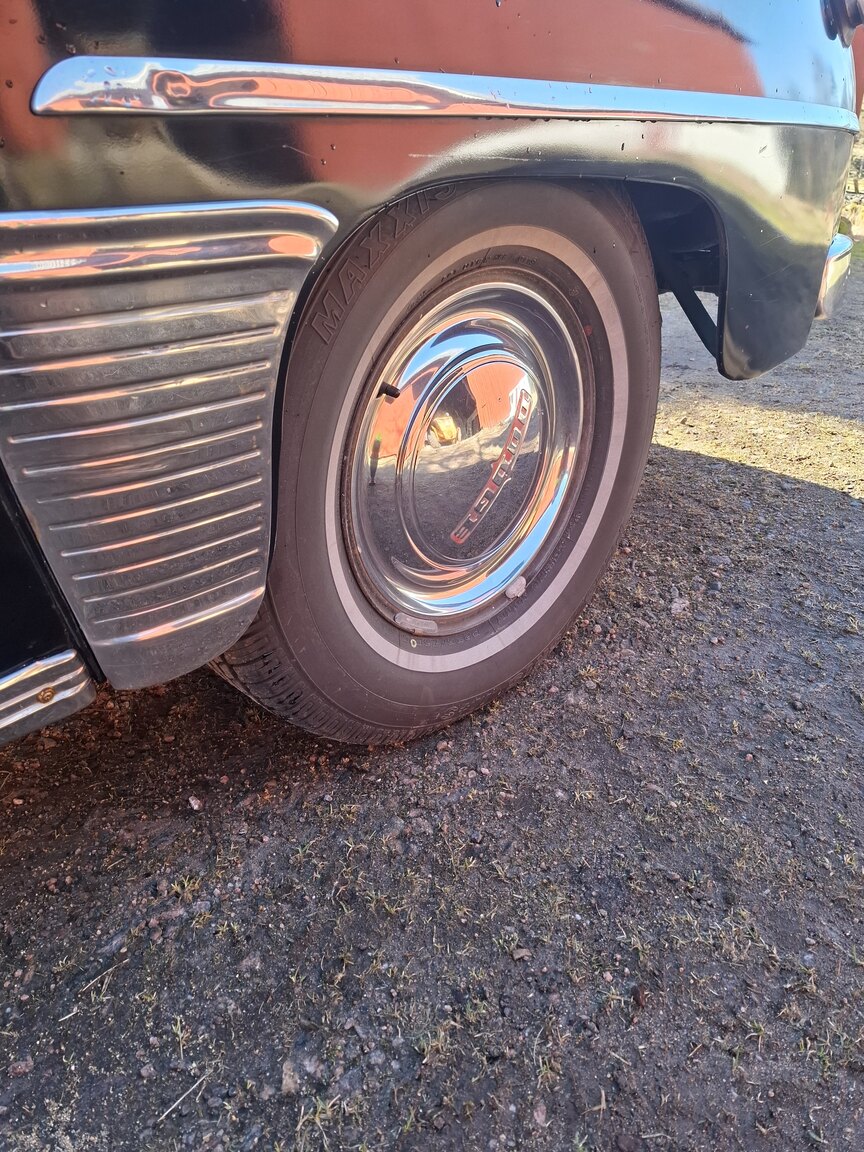 Exteriörbild på 1949 Dodge Coronet Club Coupé