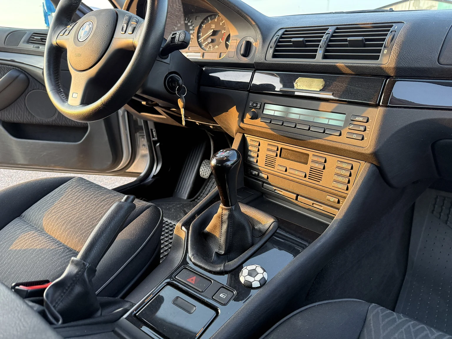 Innenraumfoto von 2002 BMW 520i (23)