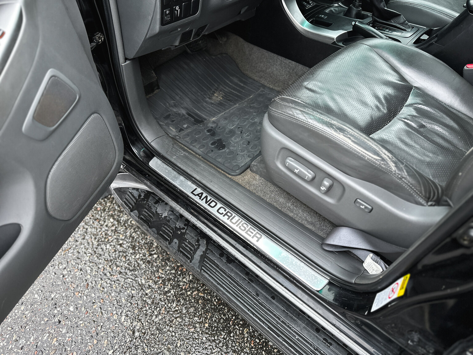 Interior image of 2004 Toyota Land Cruiser