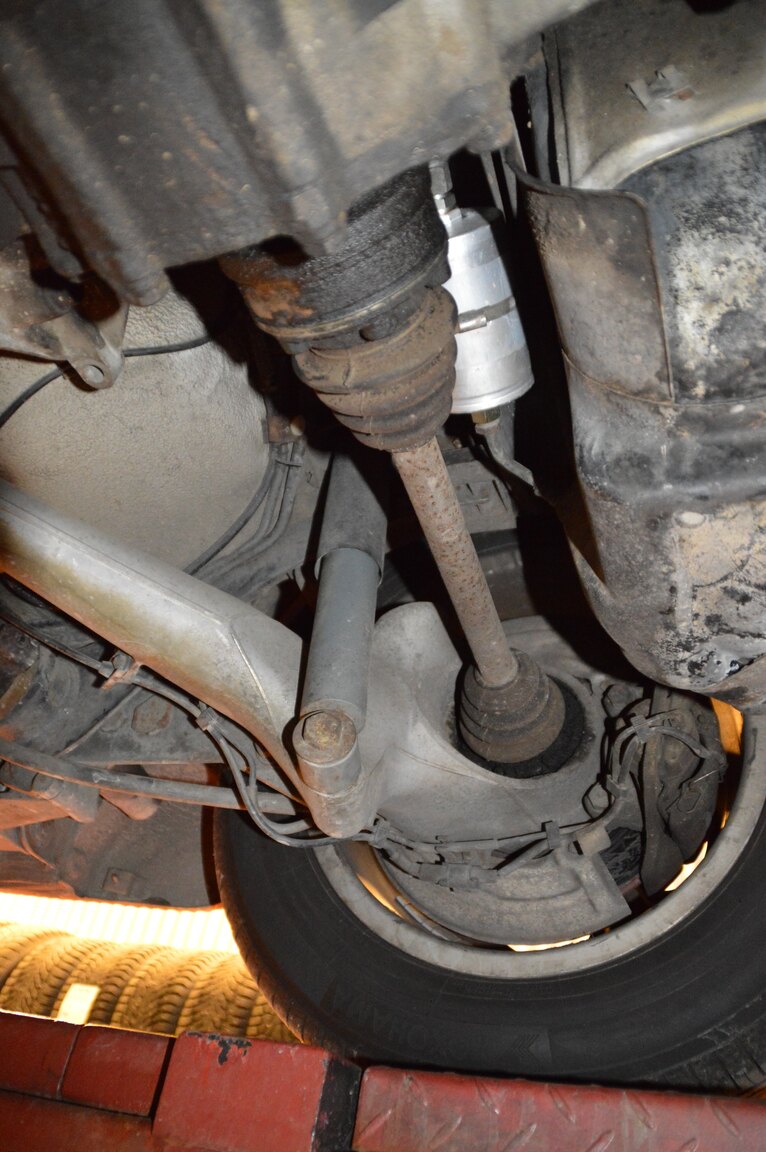 Image of 1986 Porsche 944 Coupé mechanics