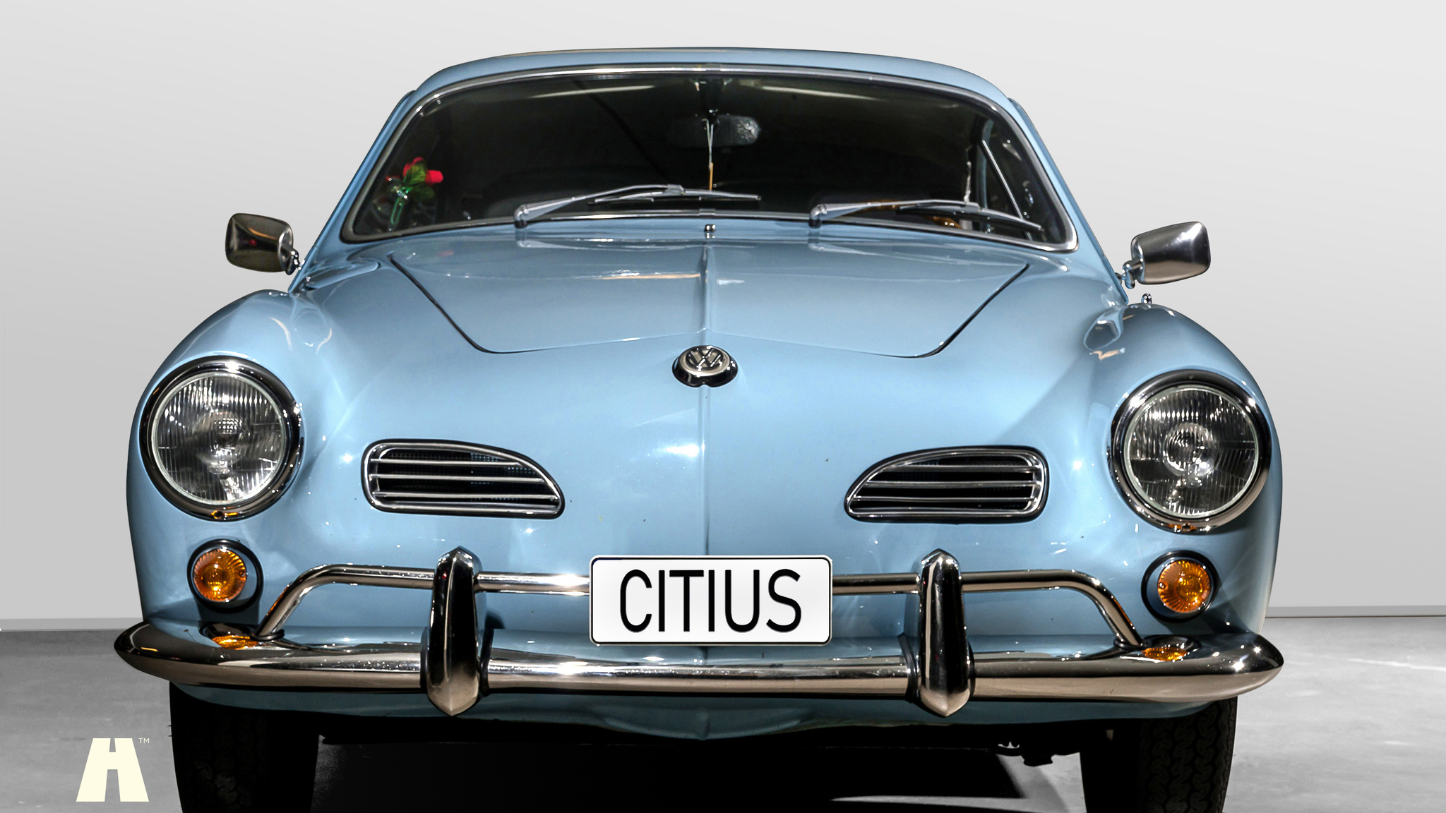 Exterior image of 1969 Volkswagen Karmann Ghia (4)