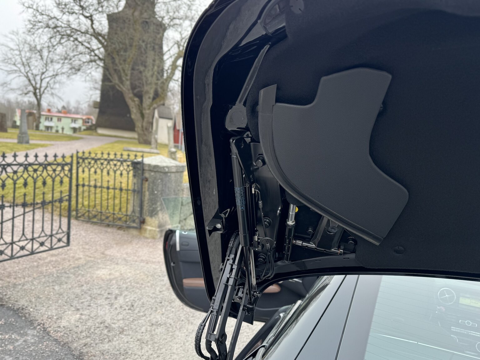 Interior image of 2013 MERCEDES-BENZ SL 500
