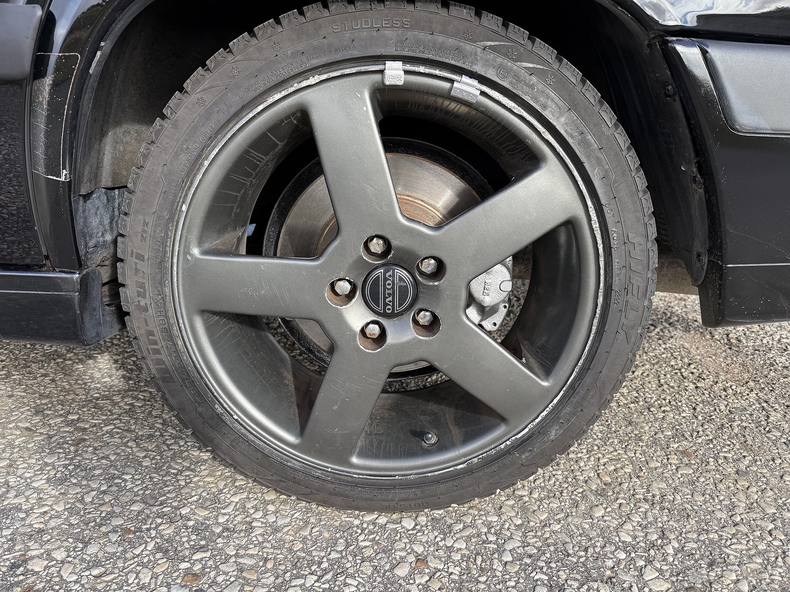Exterior image of 1995 VOLVO 855 T5R T-5R