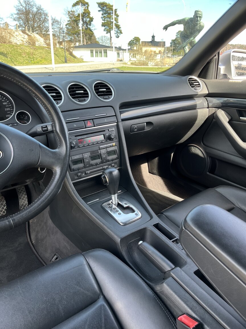 Innenraumfoto von 2003 Audi A4 Cabriolet 3.0